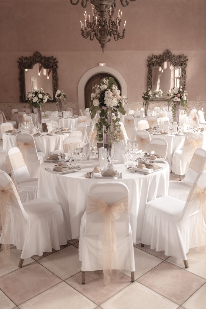 Album photo de luxe — French wedding photographer Paris — luxury wedding book France — Maison Elion — relique photographique rare — fragment intemporel — rituel artistique — photographe mariage haut de gamme — Seine-et-Marne 77 — album mariage bespoke sur mesure — timeless photography France — image symbolique — luxury French wedding photography