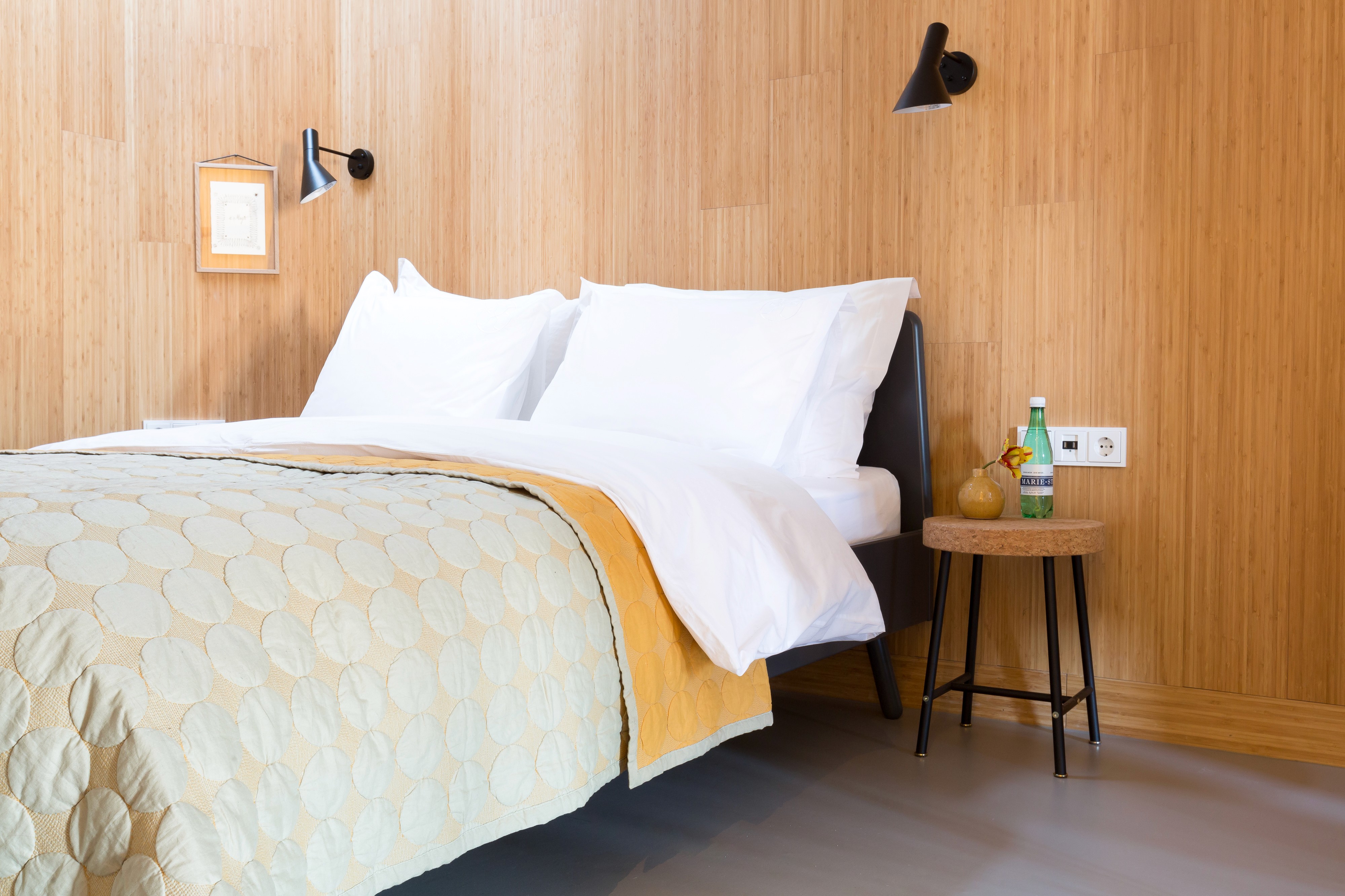 Fagel Suite Bedroom Expats