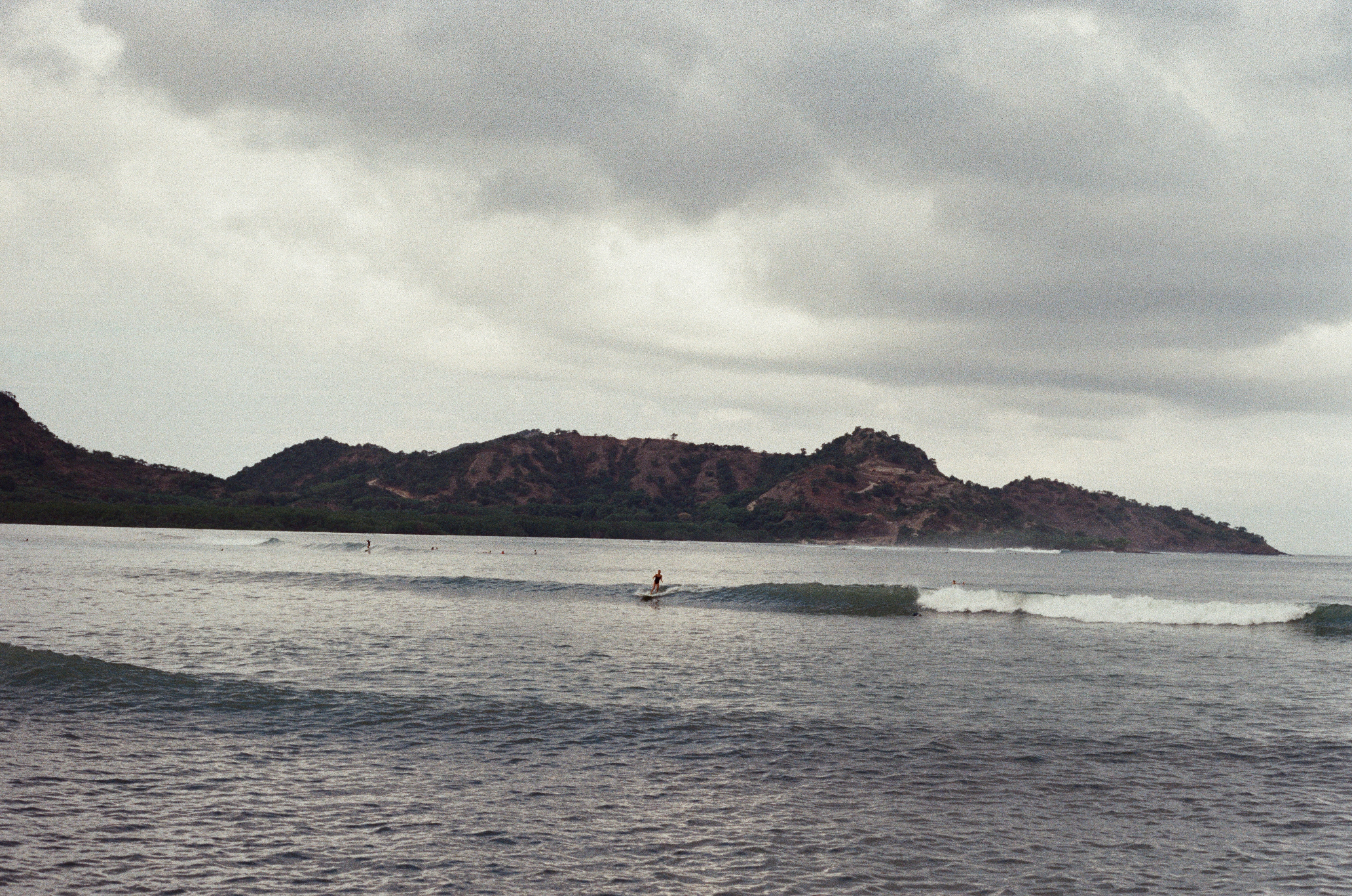 empty surf spot in west sumbawa perfect for longboarders