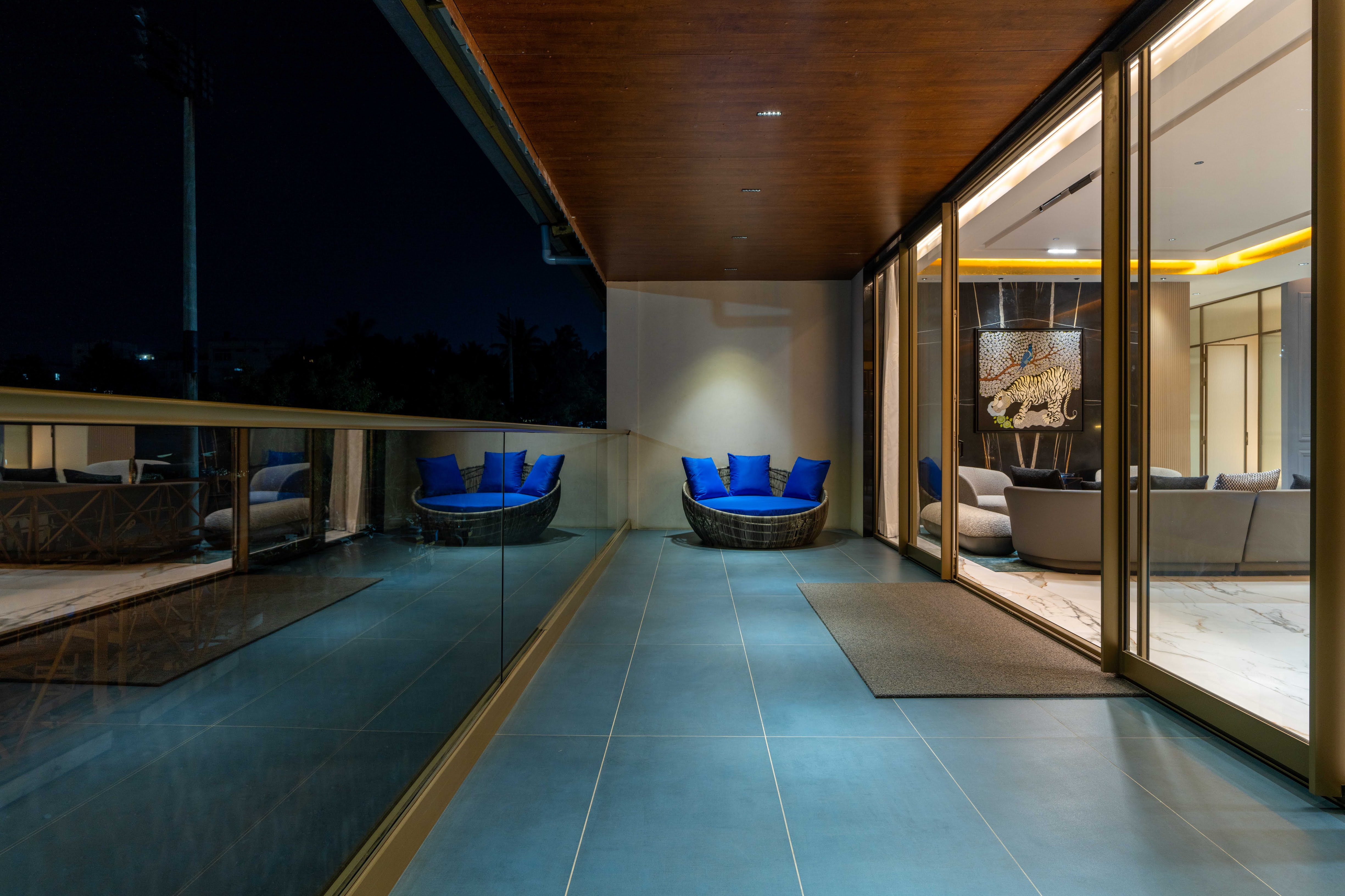 Commercial mall architecture