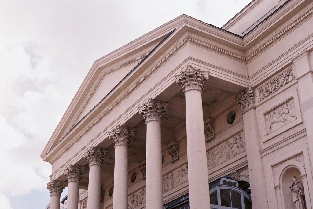 Agora submits its bid for an OCC license following other stablecoin issuers (Tanya Borrow / Unsplash)