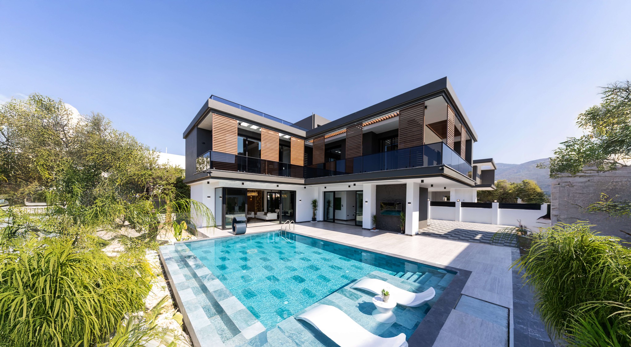 MonteCarloVillas