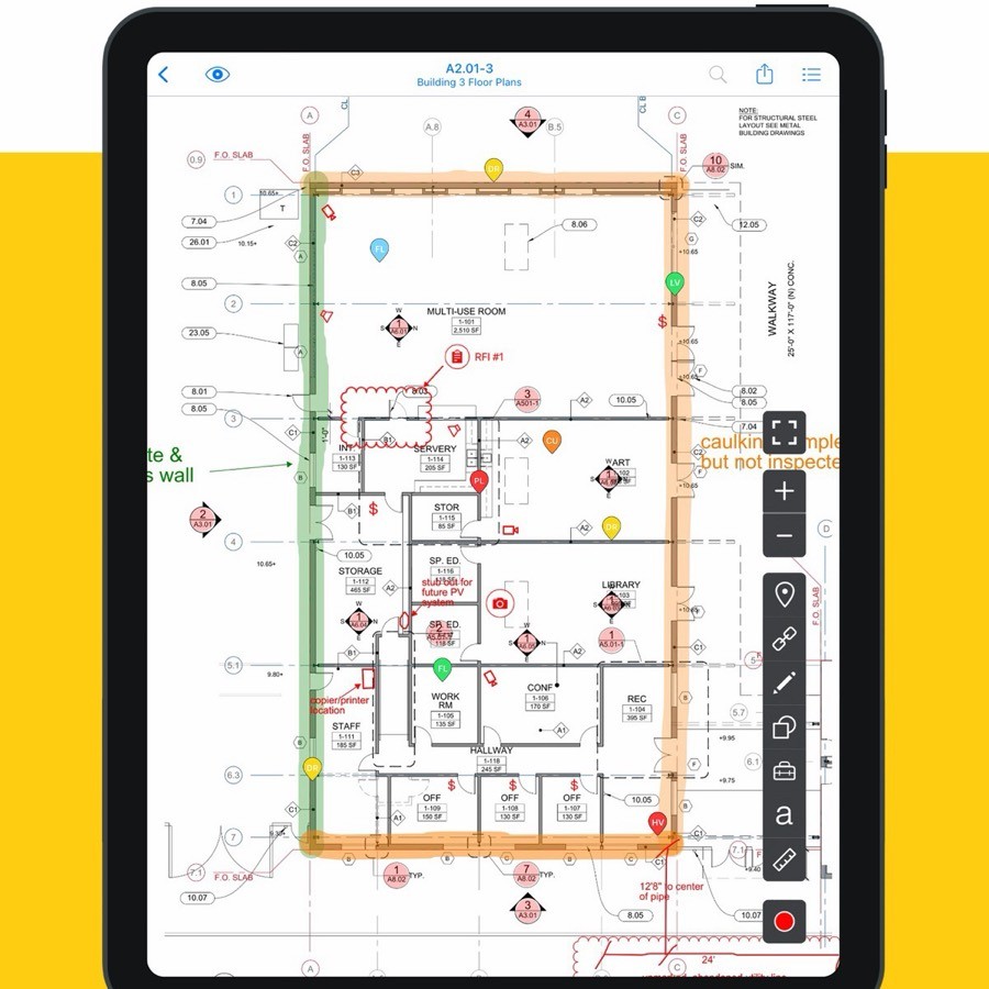 Visionneuse de plans Fieldwire sur tablette, avec annotations, photos et marqueurs de tâches sur le plan