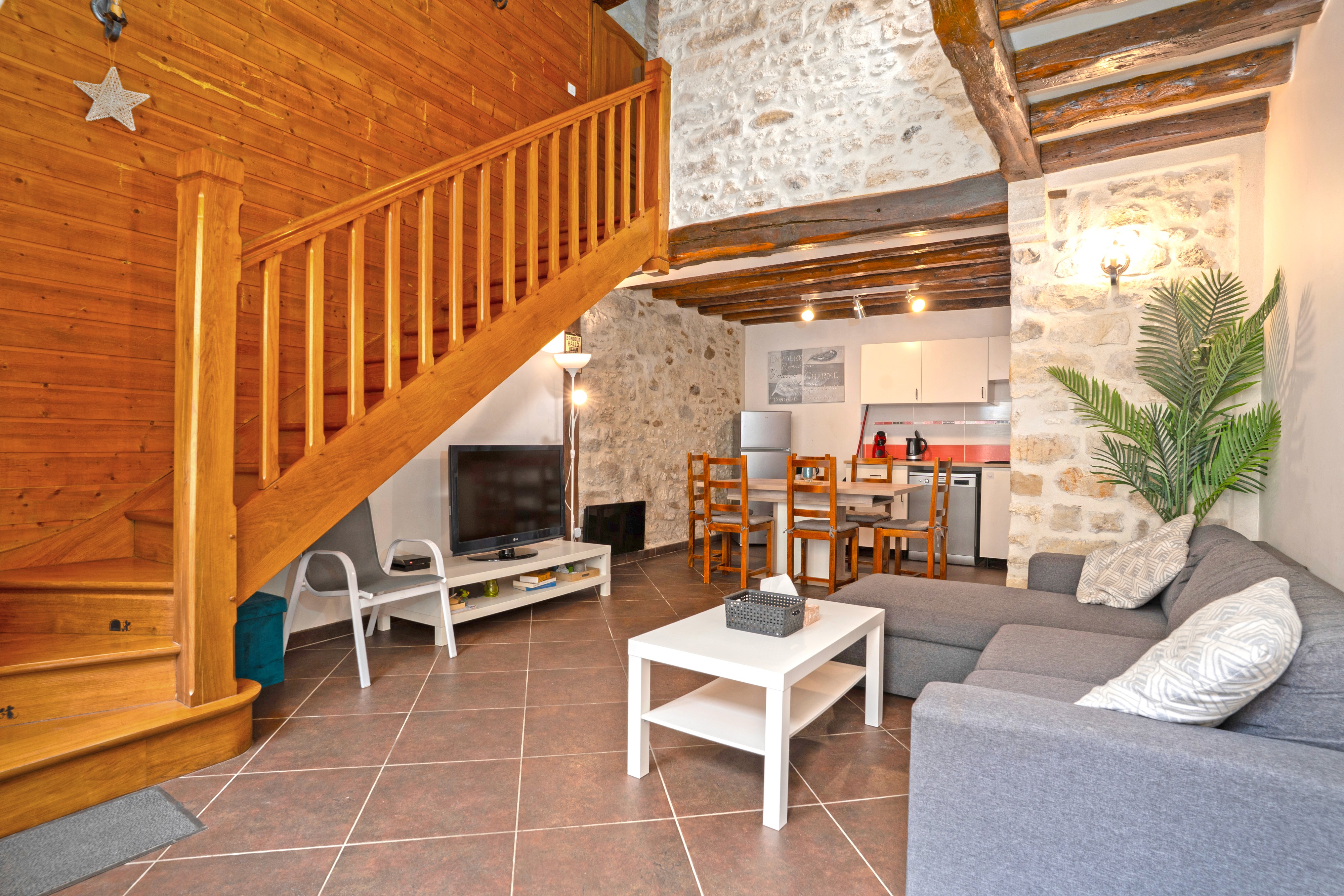 Triplex Sisley- Patio au calme- Commerces à pied