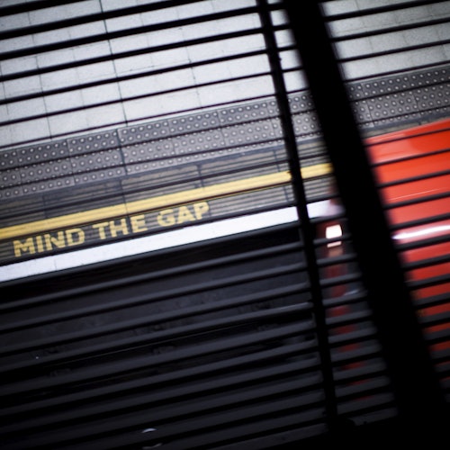 查令十字：隐秘地铁站之旅 + 伦敦全区域通票