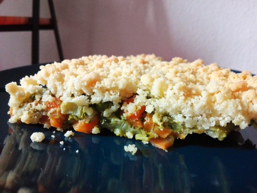 Porzione di crumble di verdure