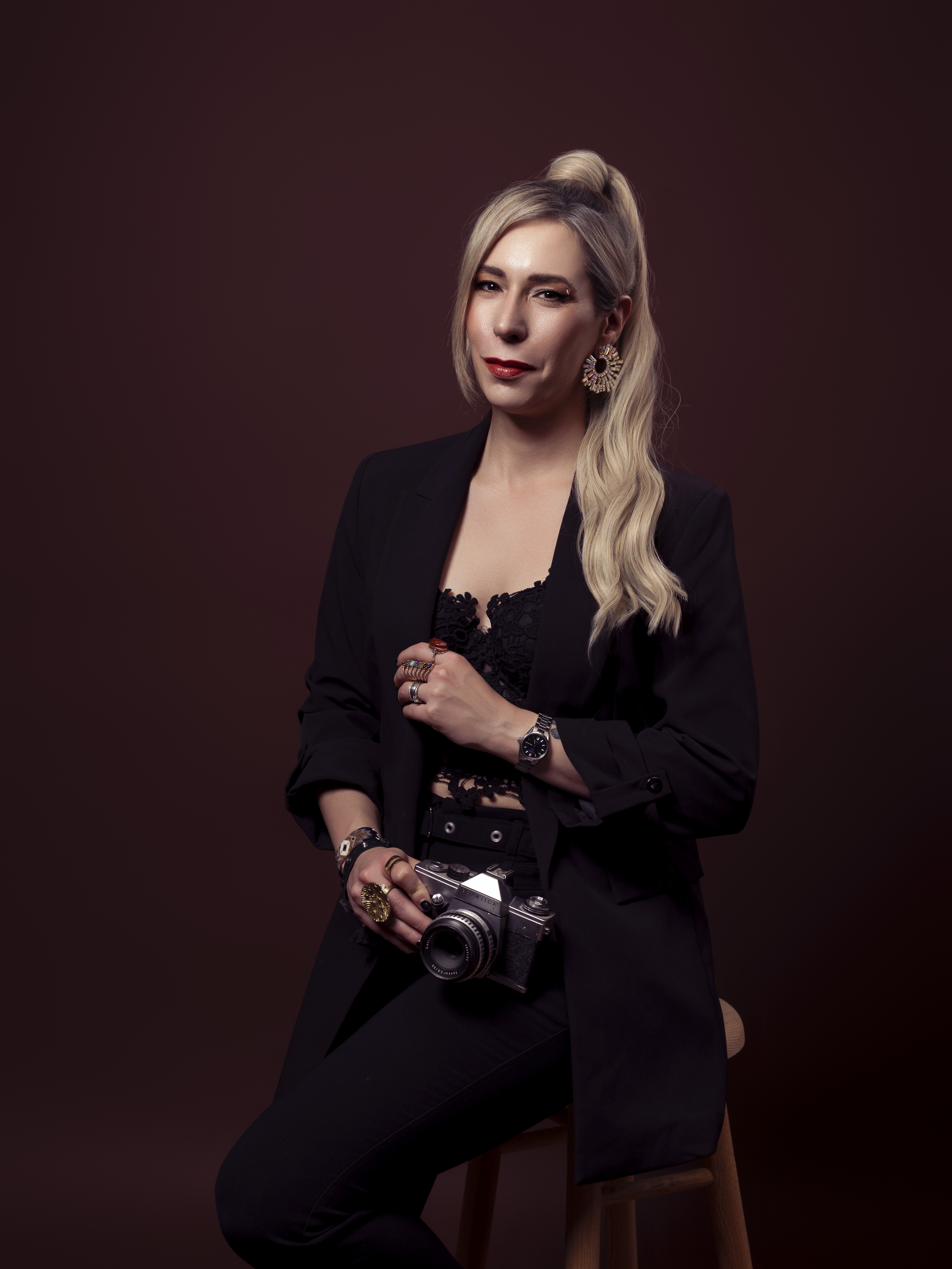 retrato de Judit Elek en estudio fotográfico