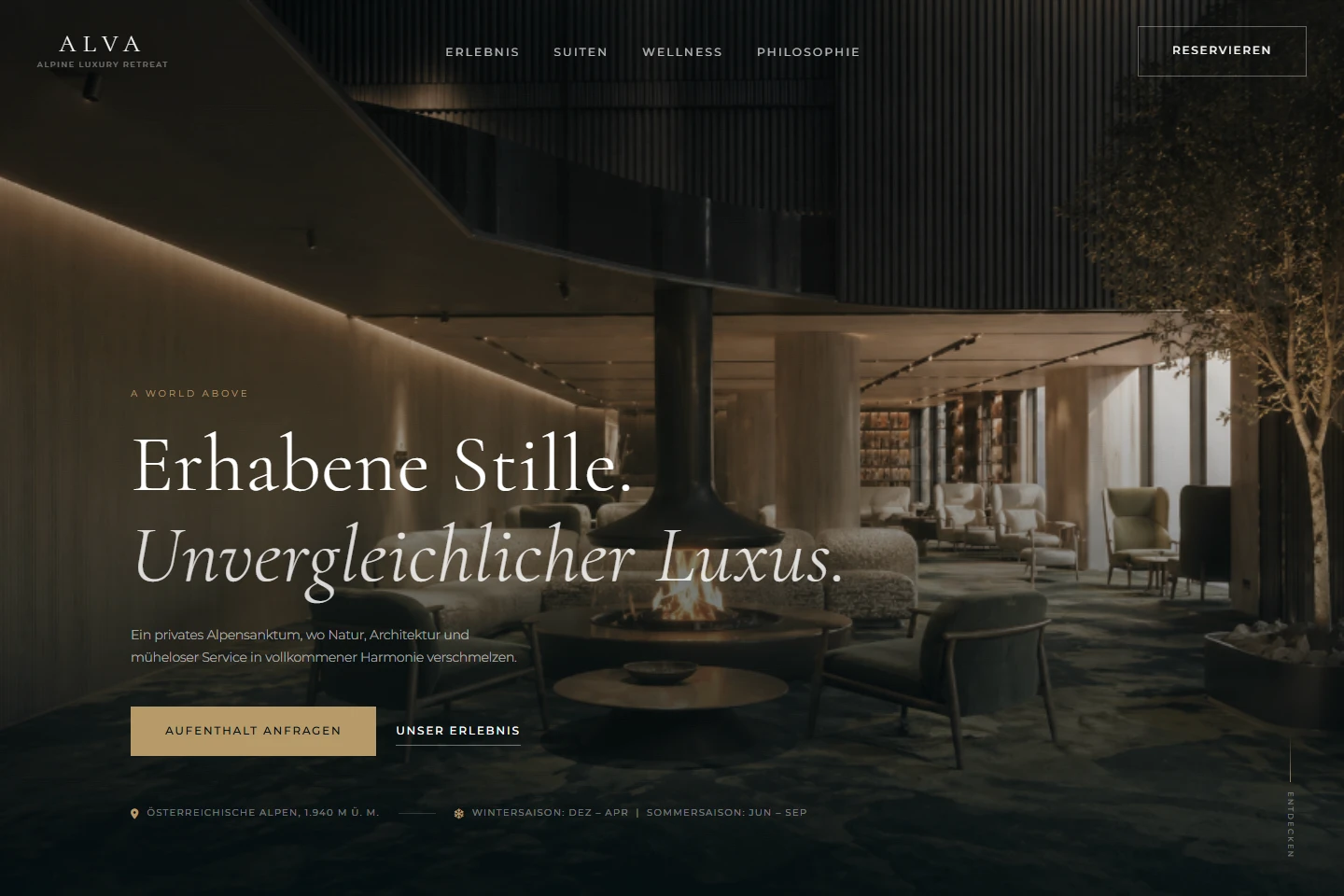 Designkonzept Alva Luxury Alpenhotel mit warmer Hotellounge, eleganter Typografie und sichtbarer Aufenthaltsanfrage.