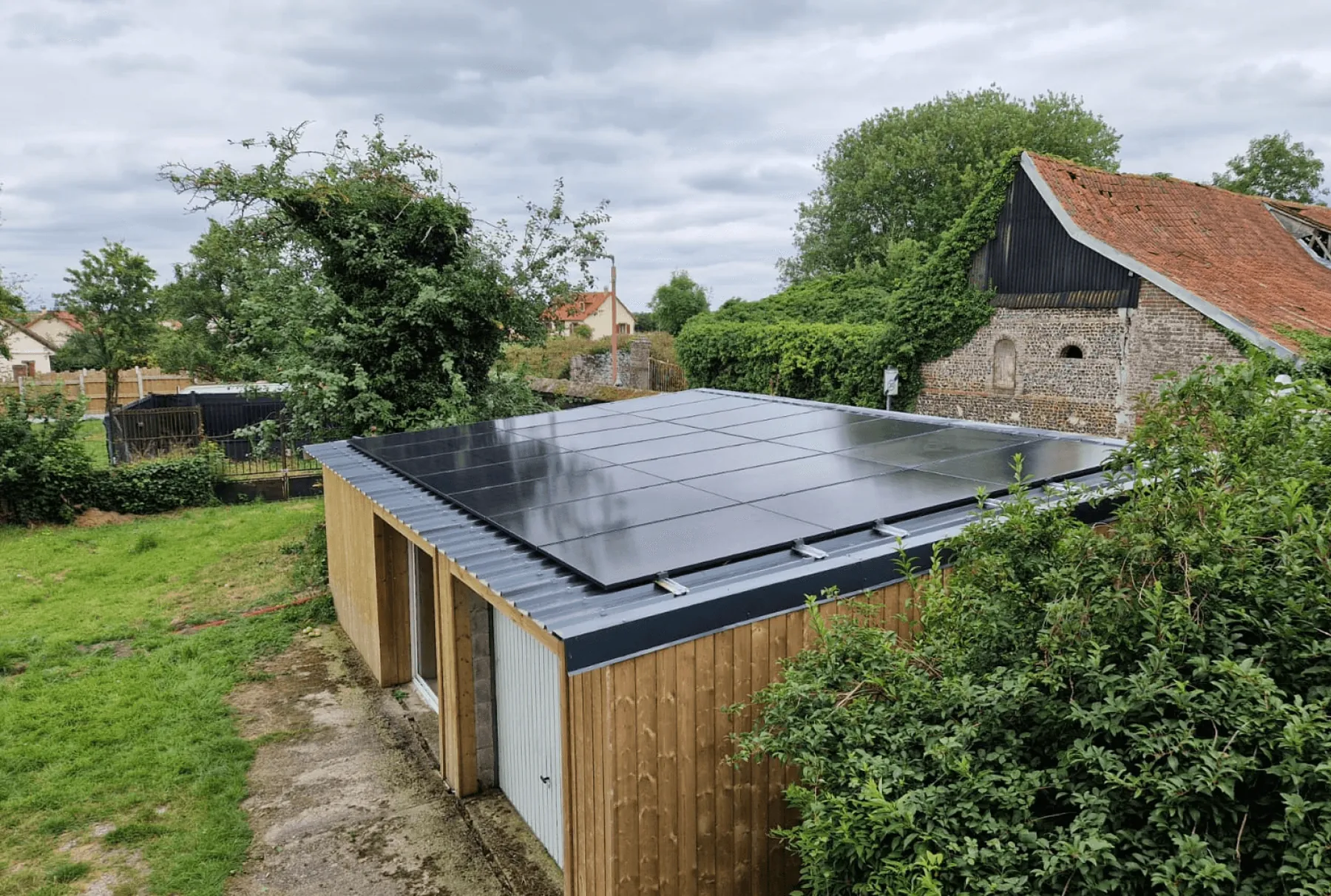 Photo d'une installation de panneaux photovoltaïques à Ponthoile dans la Somme