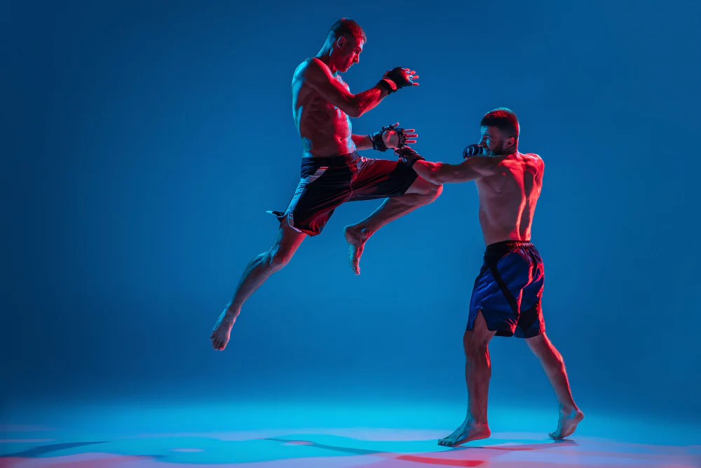 Descubre cómo alimentarte para rendir al máximo en deportes de combate. Guía de nutrición para MMA, judo y taekwondo elaborada por nutricionistas especializadas en alto rendimiento.