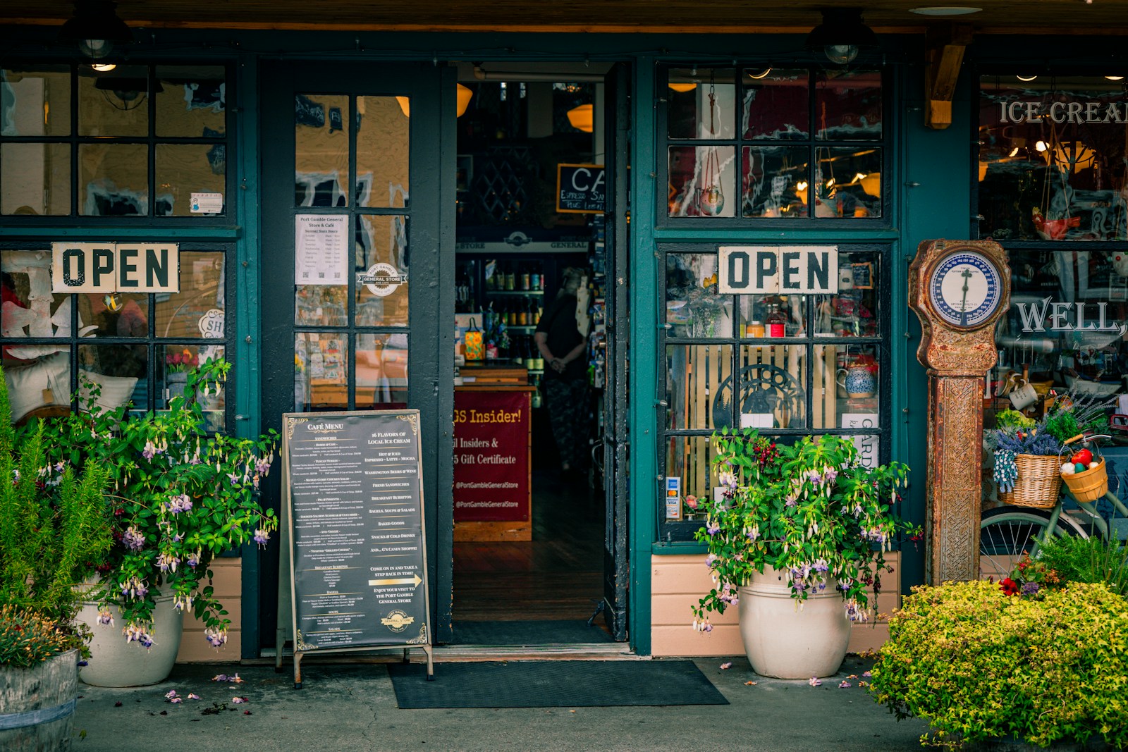 Independent restaurant storefront