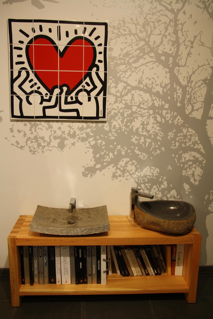 Feature wall with a tree pattern in the showroom