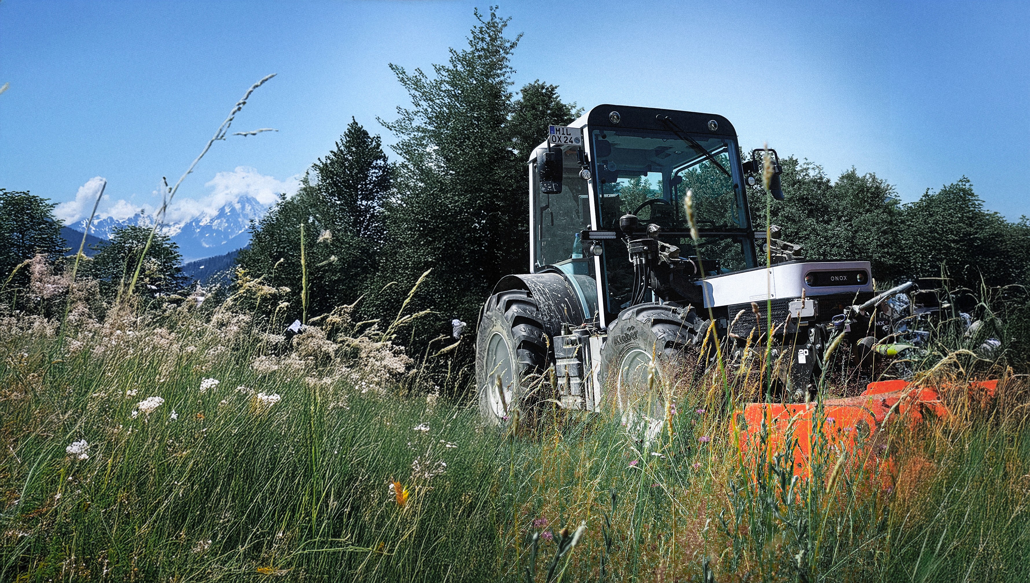 ONOX - Electric Tractor Alp Scene