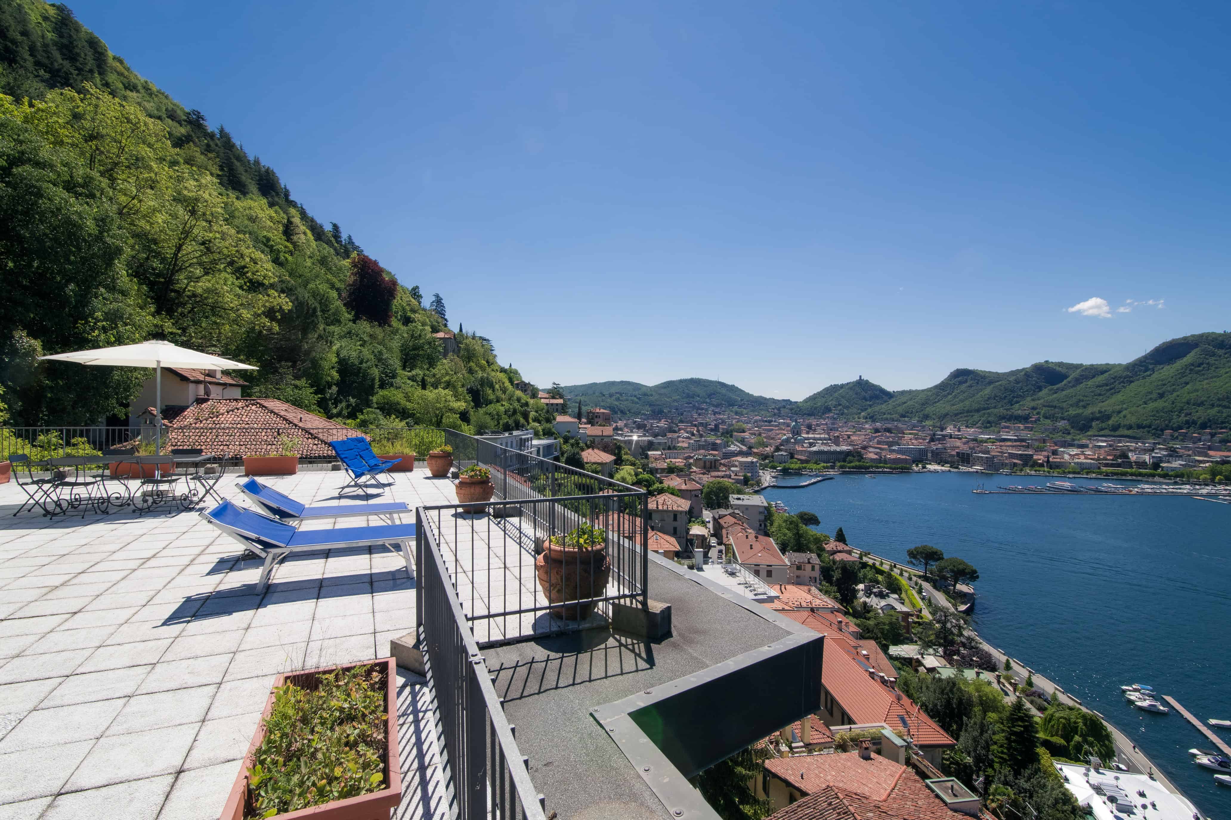 terrazzo vista lago como