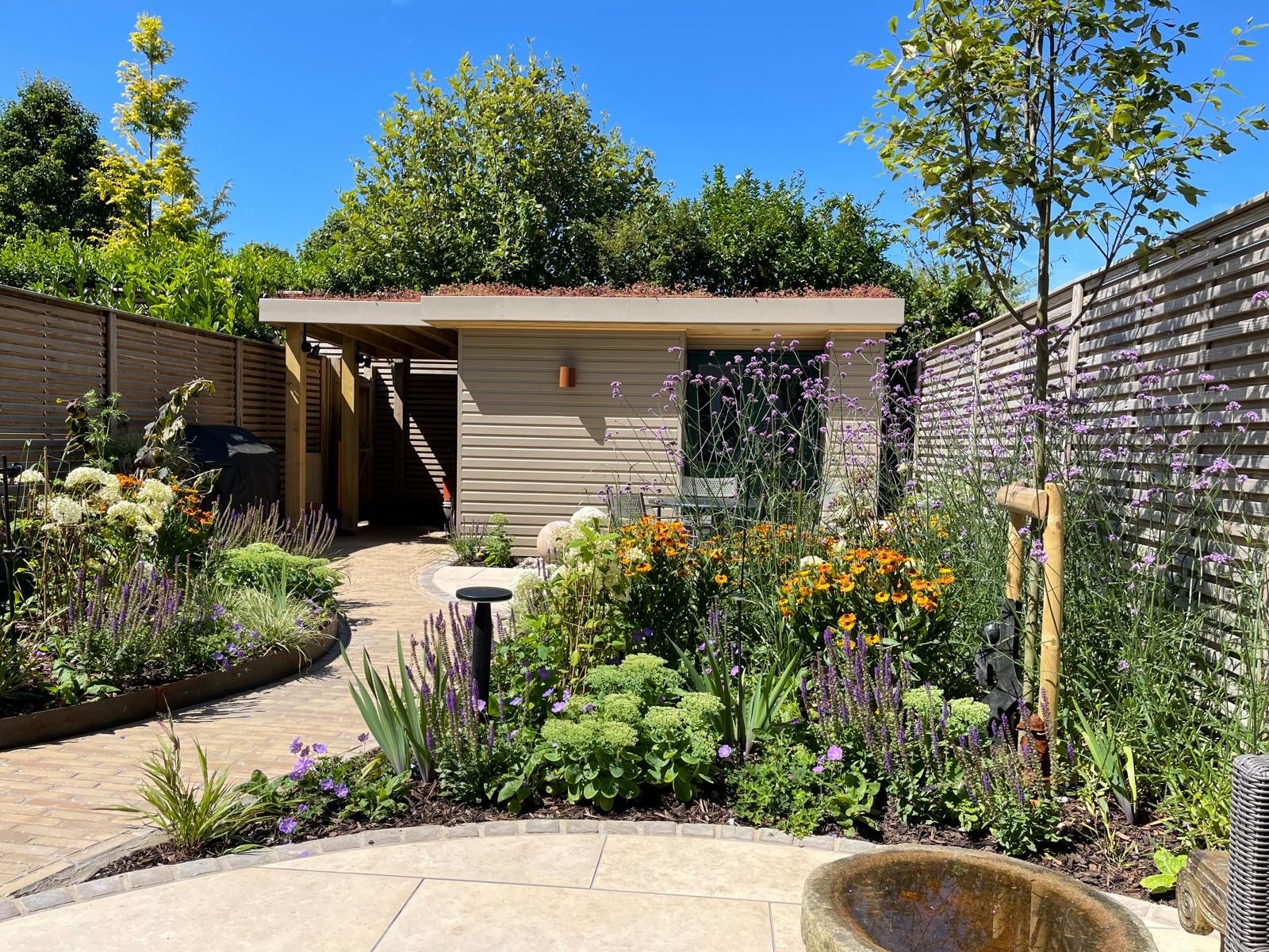 A mockup of a Macbook with notch