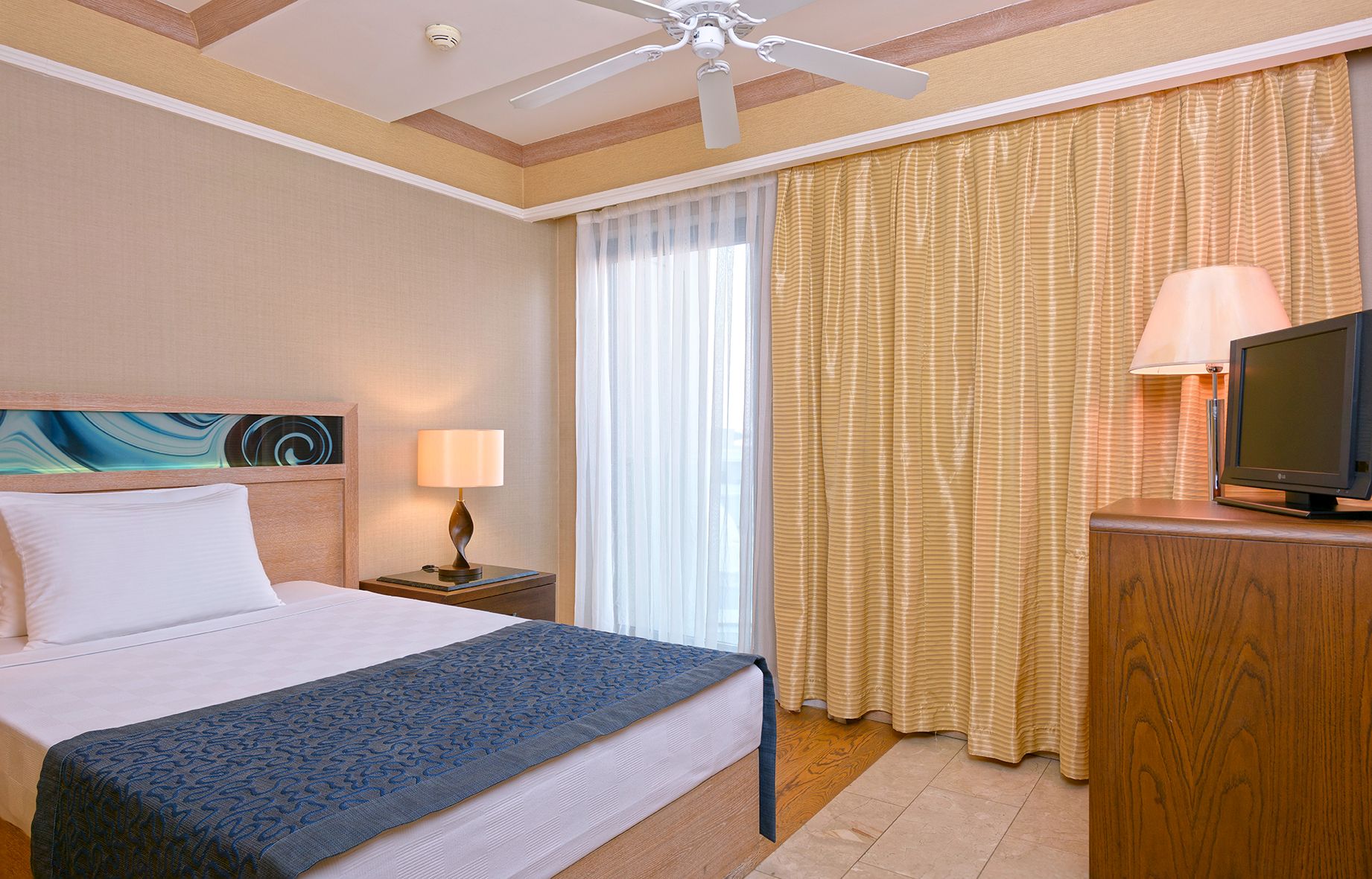 Deluxe Family Side Sea