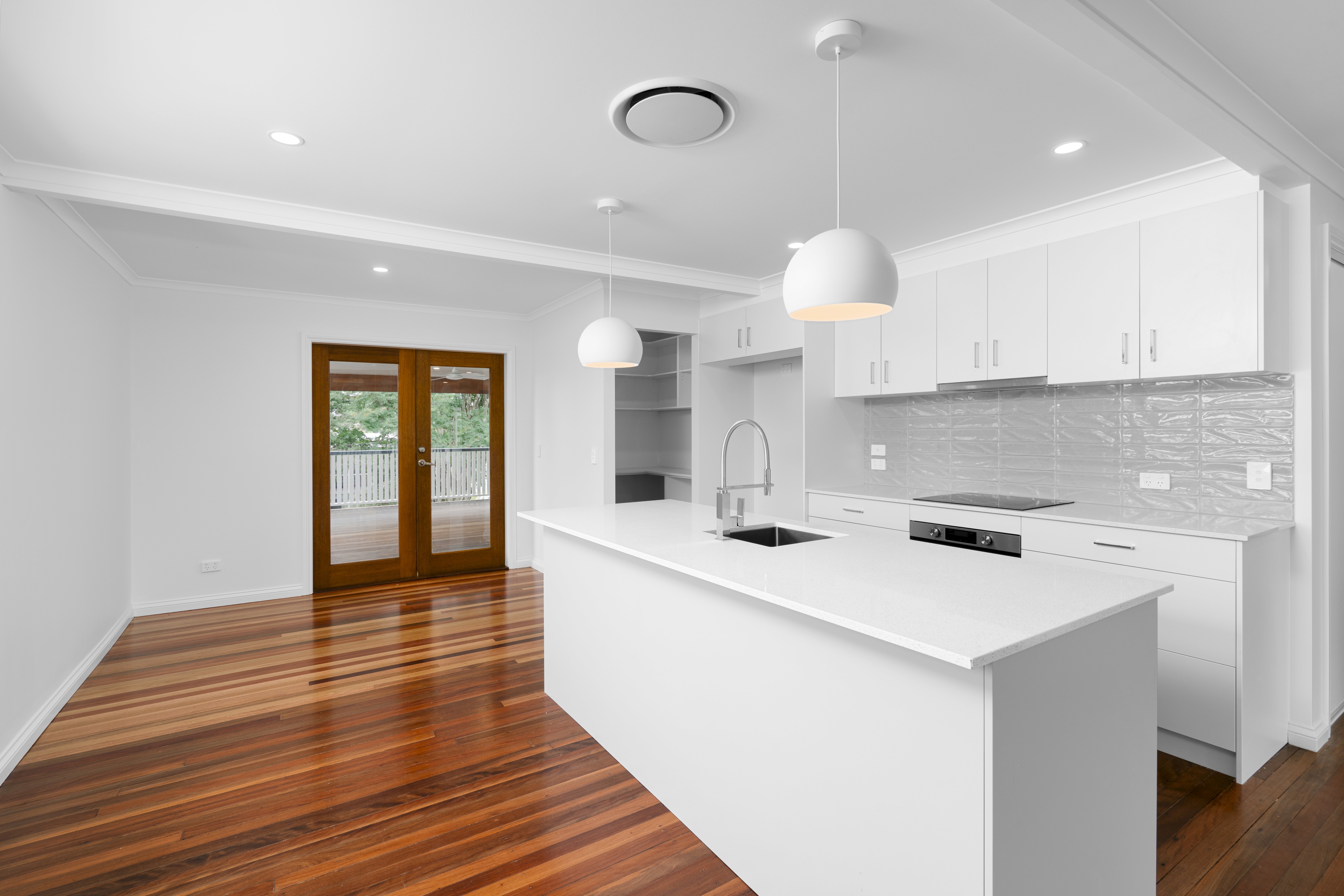 Graceville: raise and build under in Graceville, Brisbane, photo 2