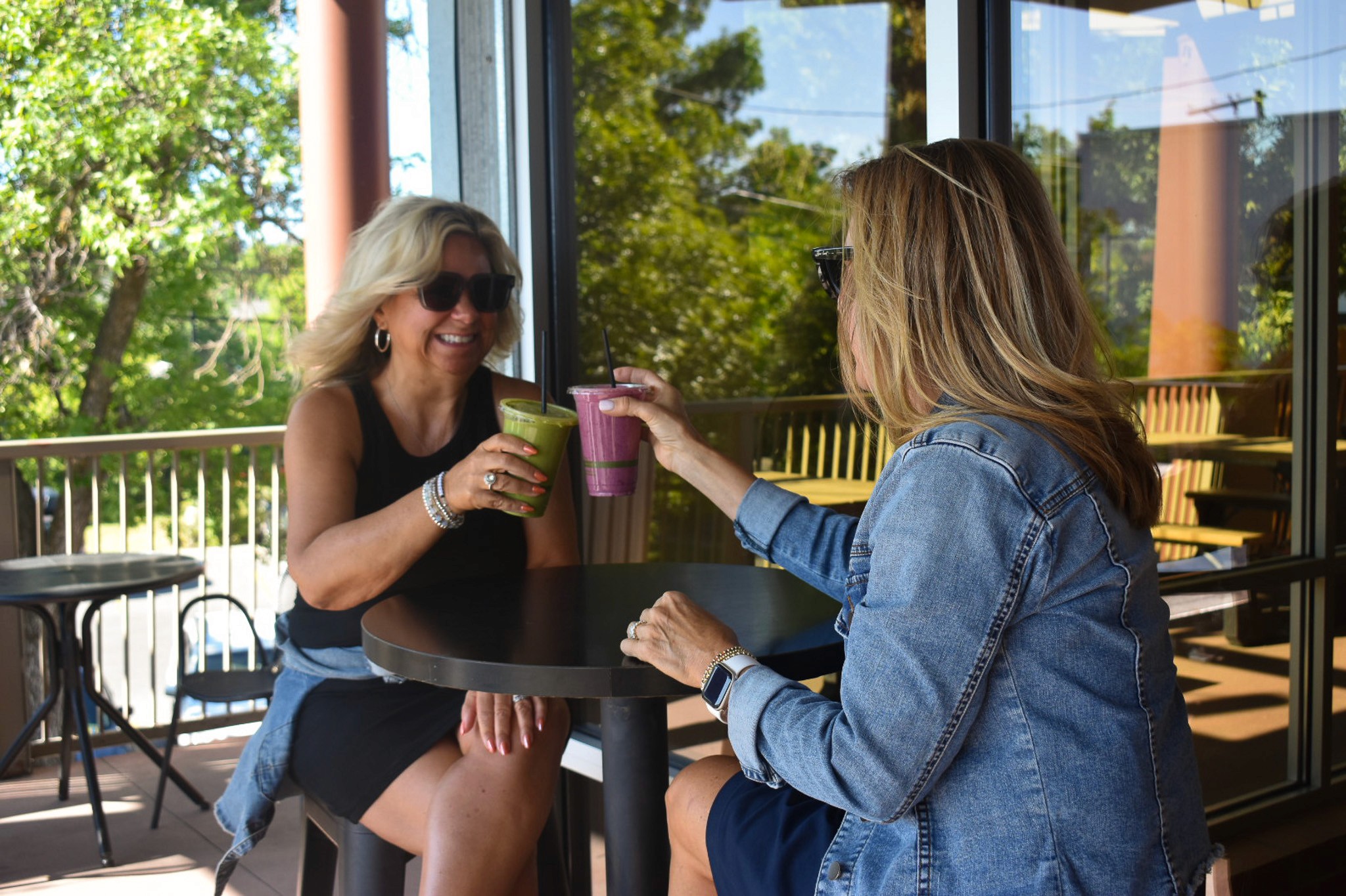 Two ladies with smoothies