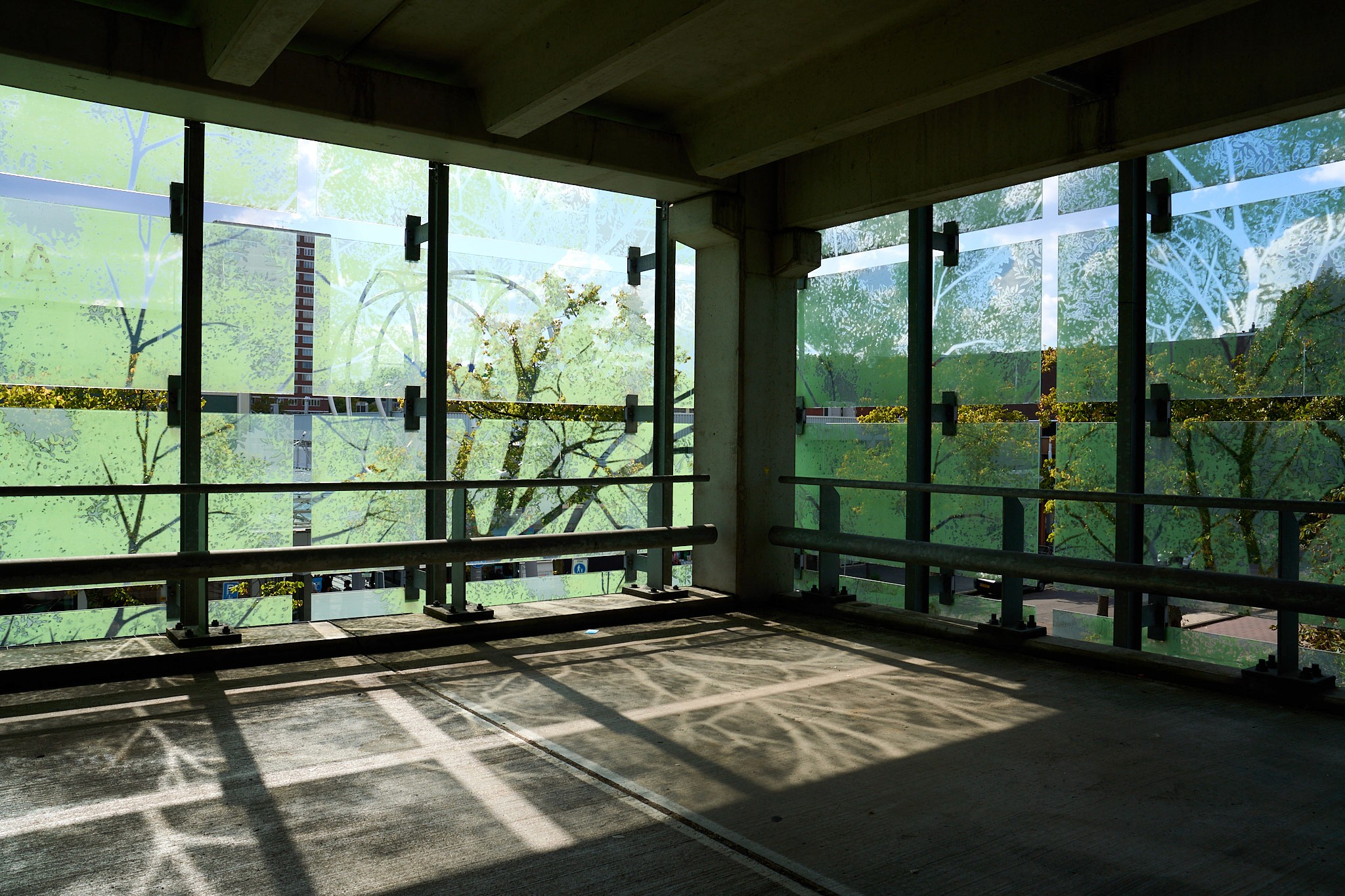 z.t. - serie 'Light in a Concrete World' #6057 | fine art print op katoenpapier | 90x60cm | 2025