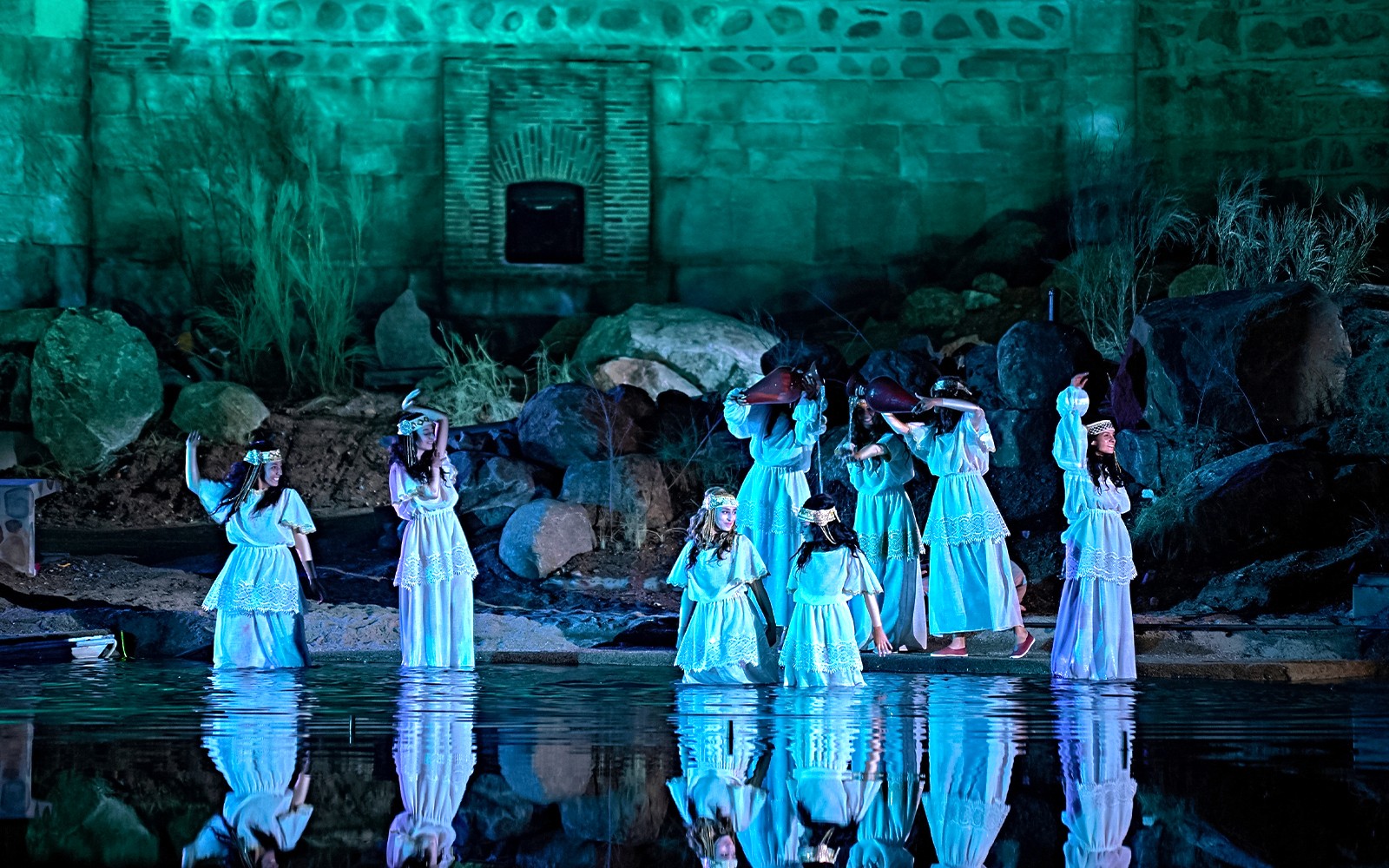 El Espectáculo Nocturno El Sueño de Toledo con artistas en trajes históricos en el escenario, Toledo, España.