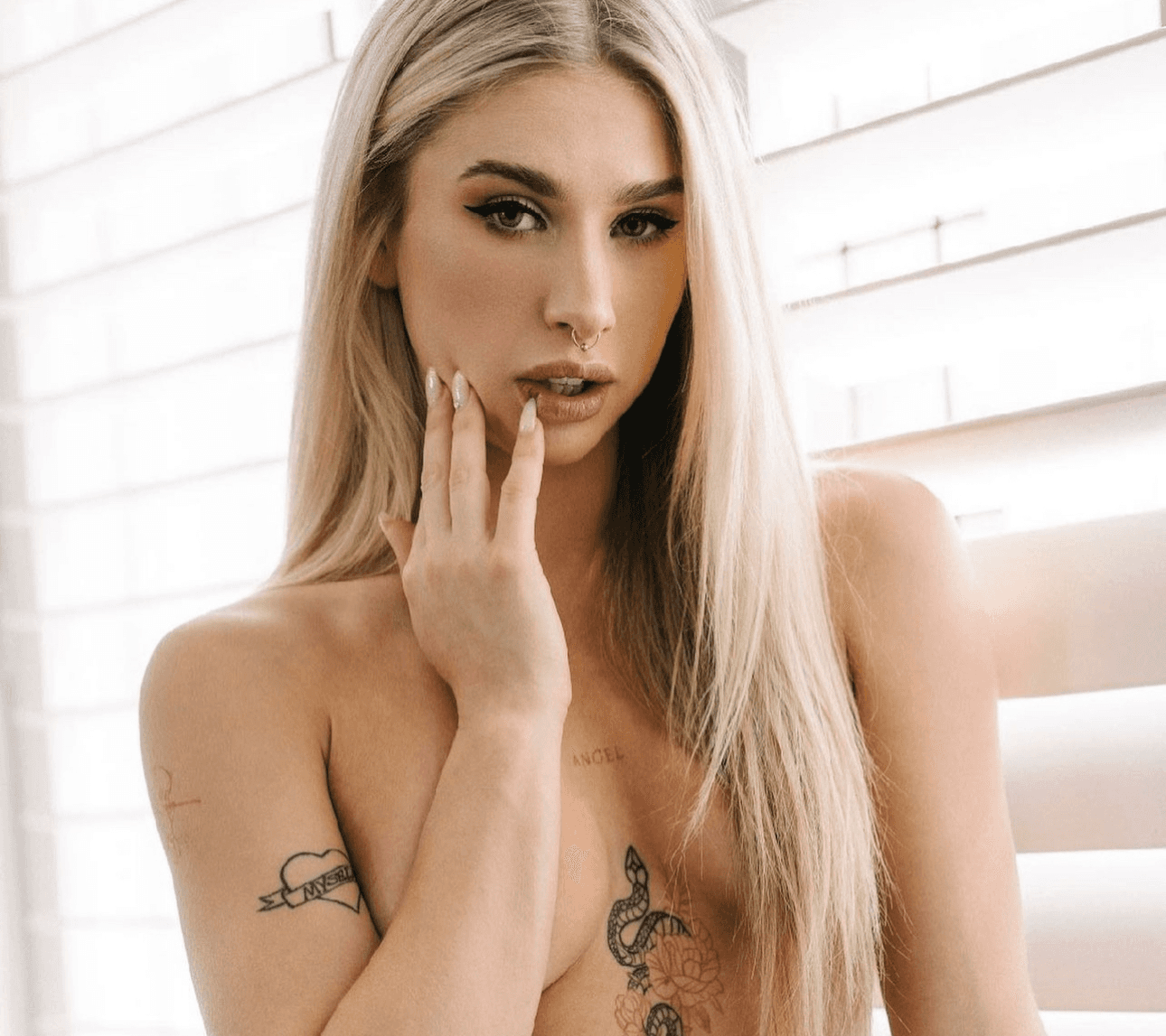 topless waitresses in Melbourne