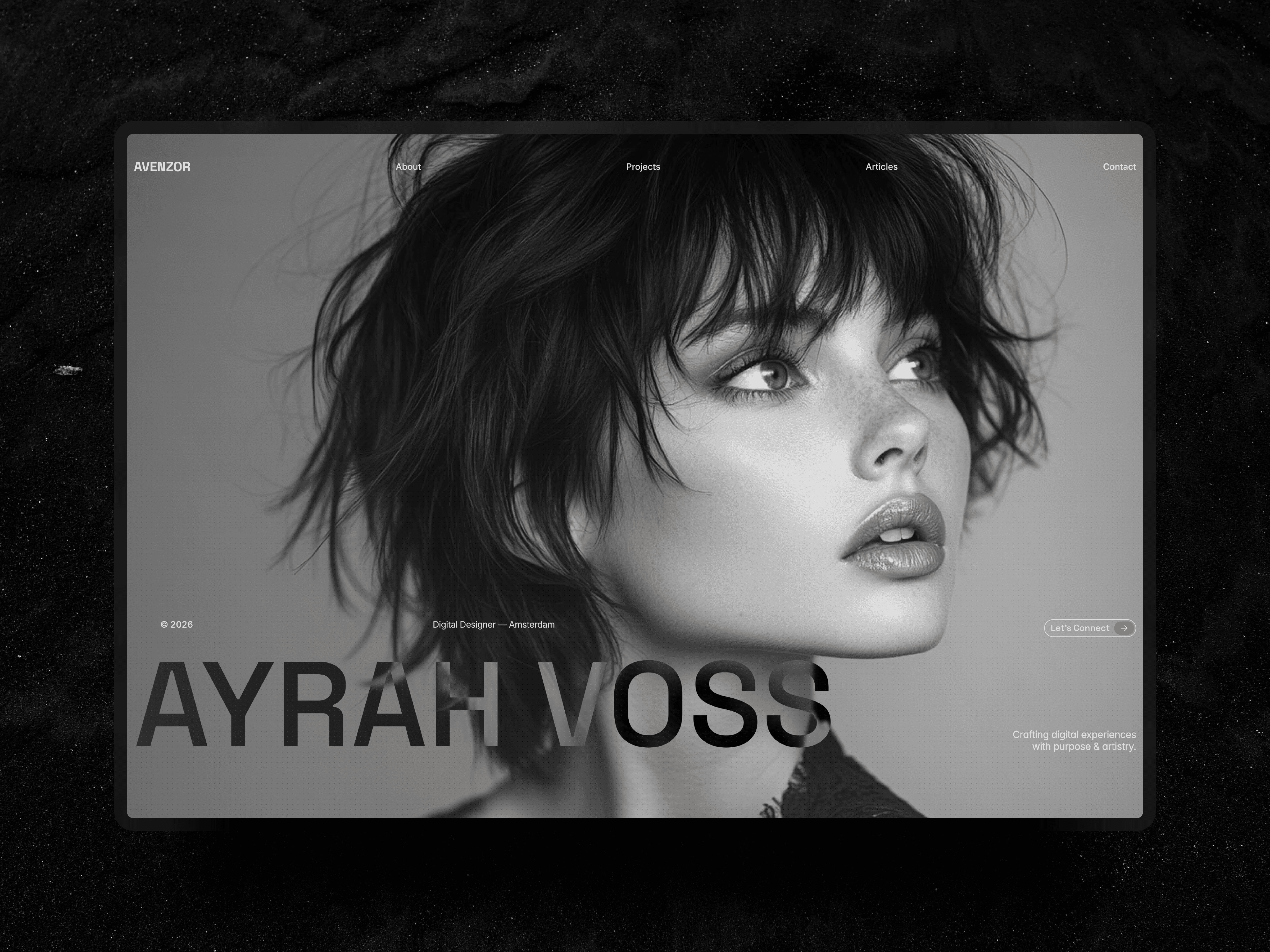 Quomi Screen on a desktop