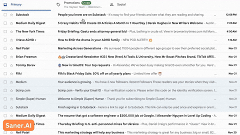 Clario cashflow overview card displaying income and expense trends over the past 7 days with a line chart.