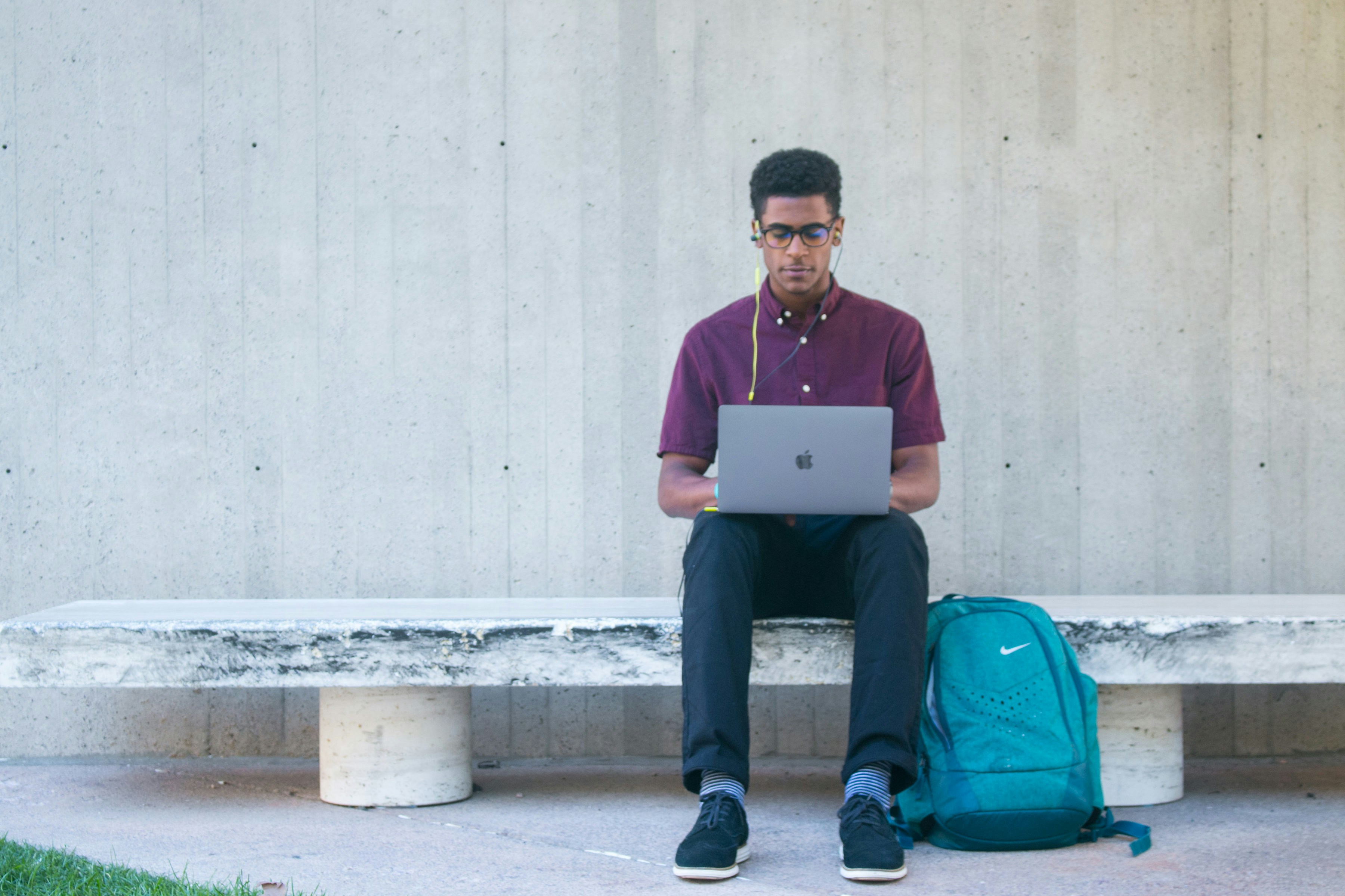 man with laptop and bag - Annotation Techniques