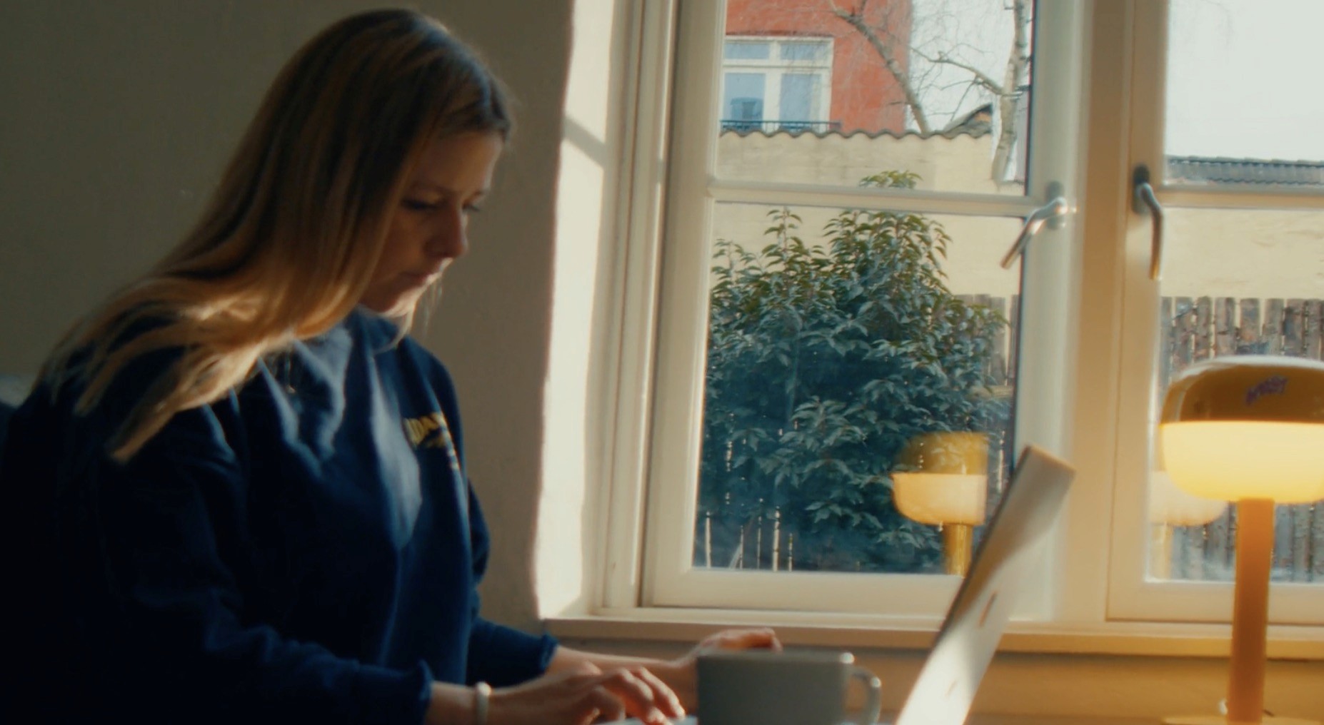 A women working at a desk