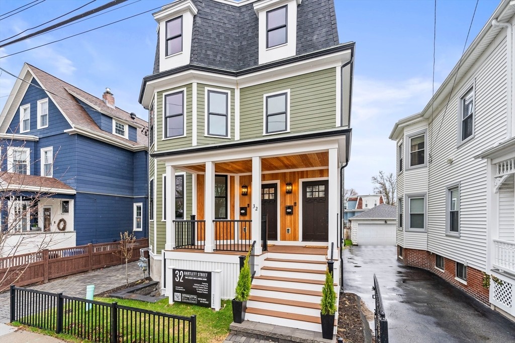Mansard roof in Somerville