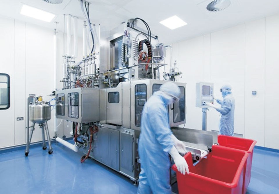 shallow focus photography of white bottle lot