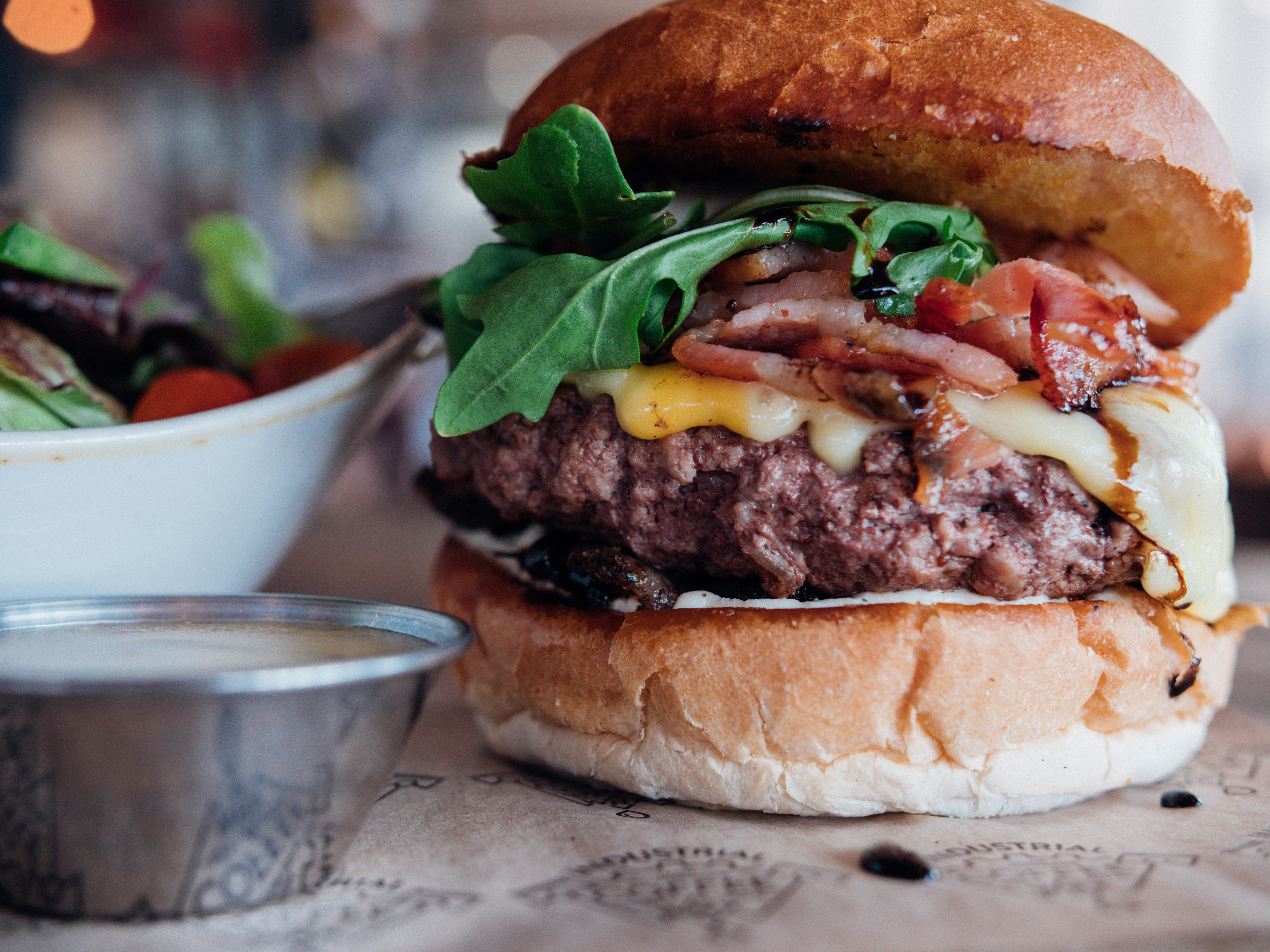 burger with lettuce and tomato