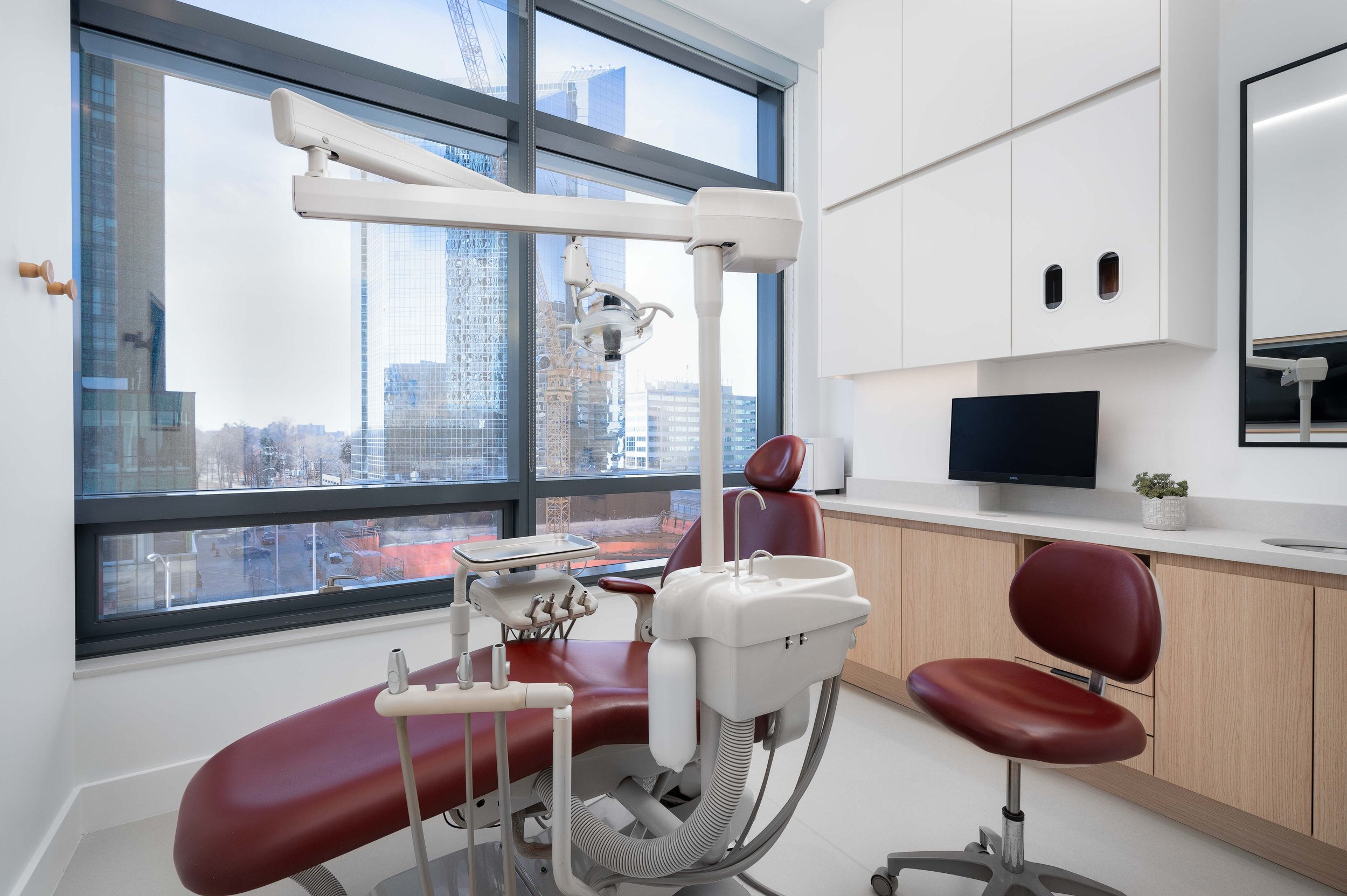 A Modern Dental Treatment Room at Sovrle Dental Clinic in North York, ON | Top rated Dentist in North York, ON