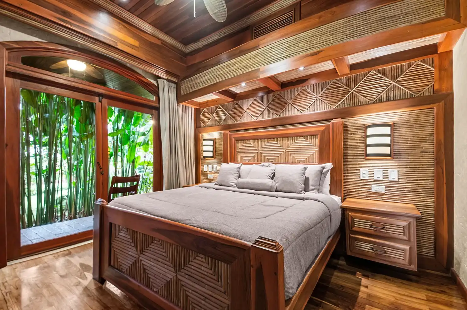 One of the two bedrooms in Villa Torres