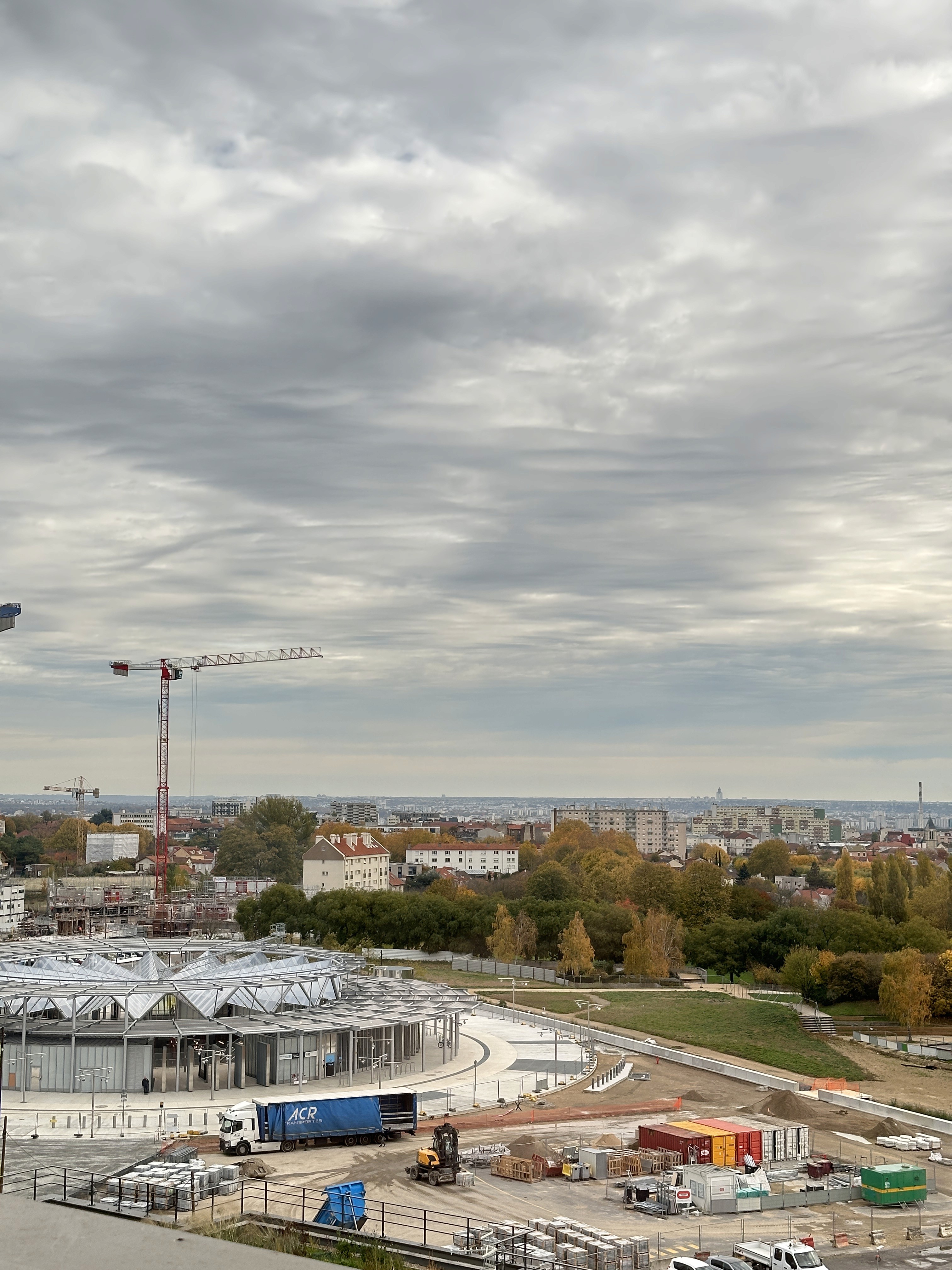 Gare du métro 14 et 15 en travaux.