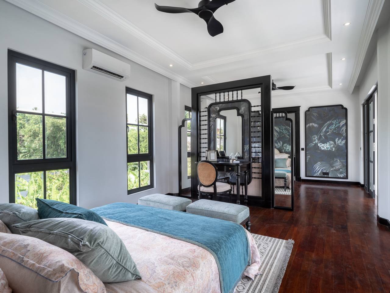 Luxurious 7-bedroom villa in central Umalas