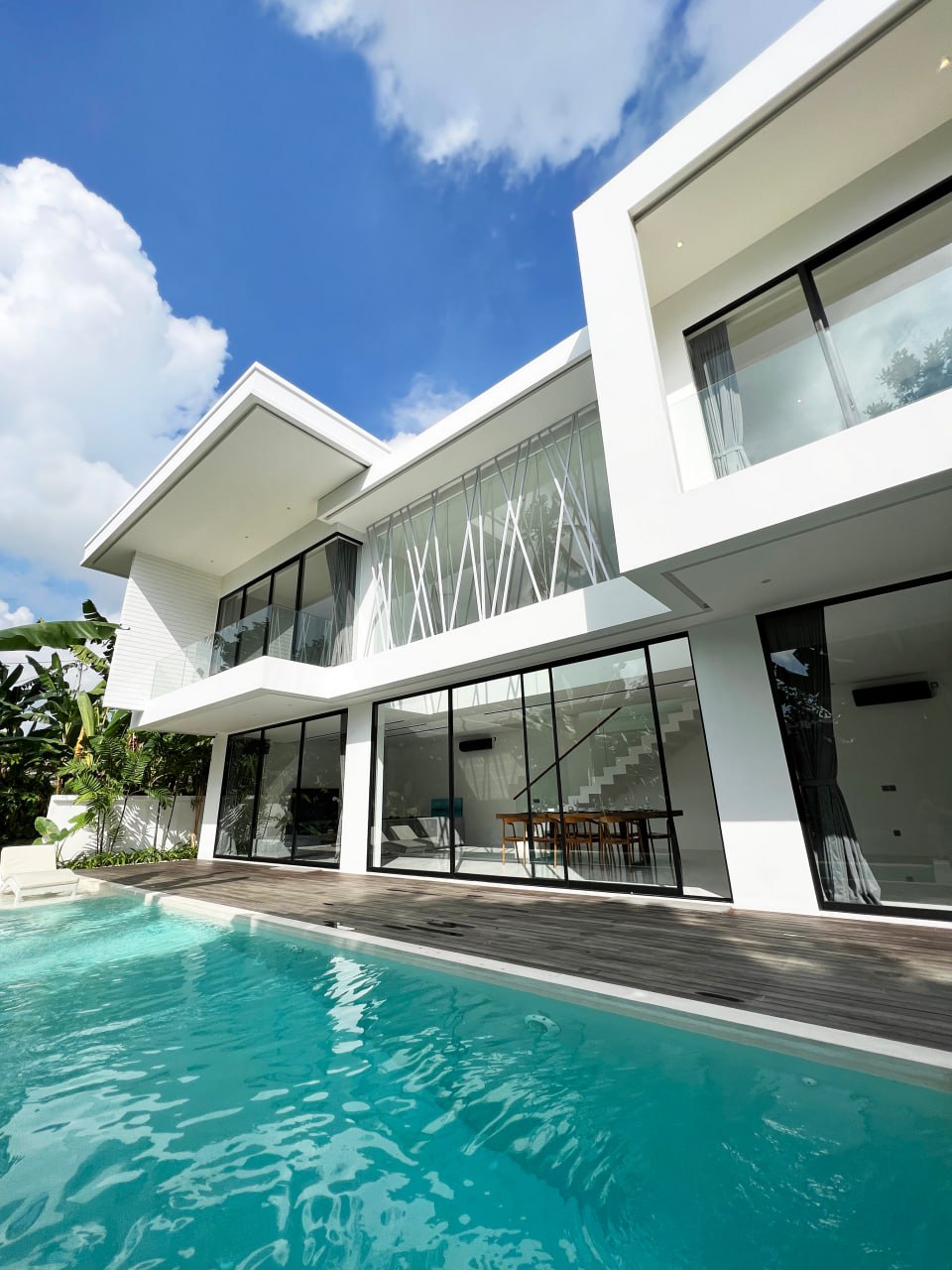 Сompleted designer 2-bedroom villa in Canggu (Babakan) with a panoramic pool overlooking jungle and rice field scenery