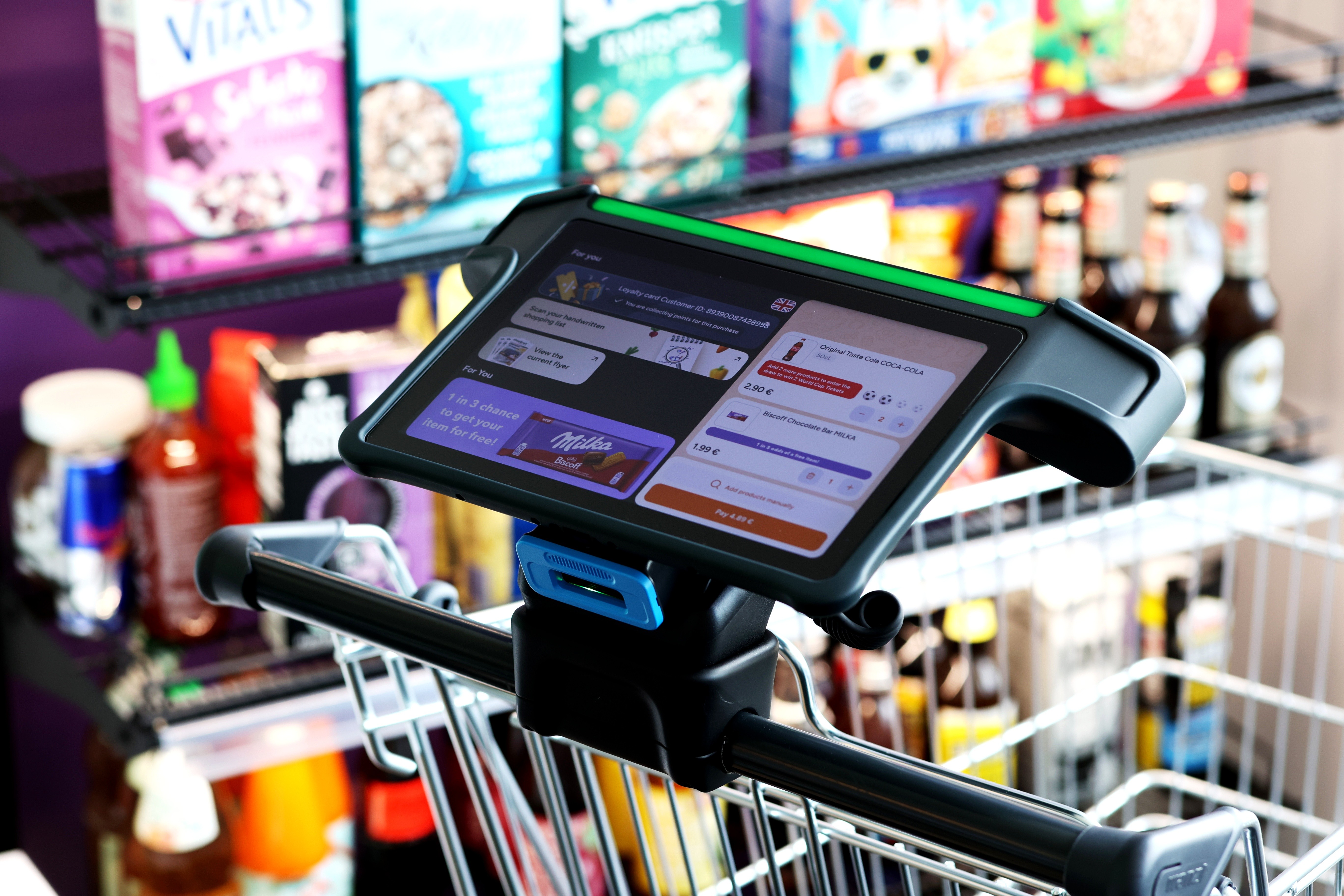 2 Smart Cart solutions, one software integration & backend: Vertical & horizontal screen, clip-on or fixed, AI camera vision or scale integration: 2 Hanshow tablets with the same shopreme software integration and user experience