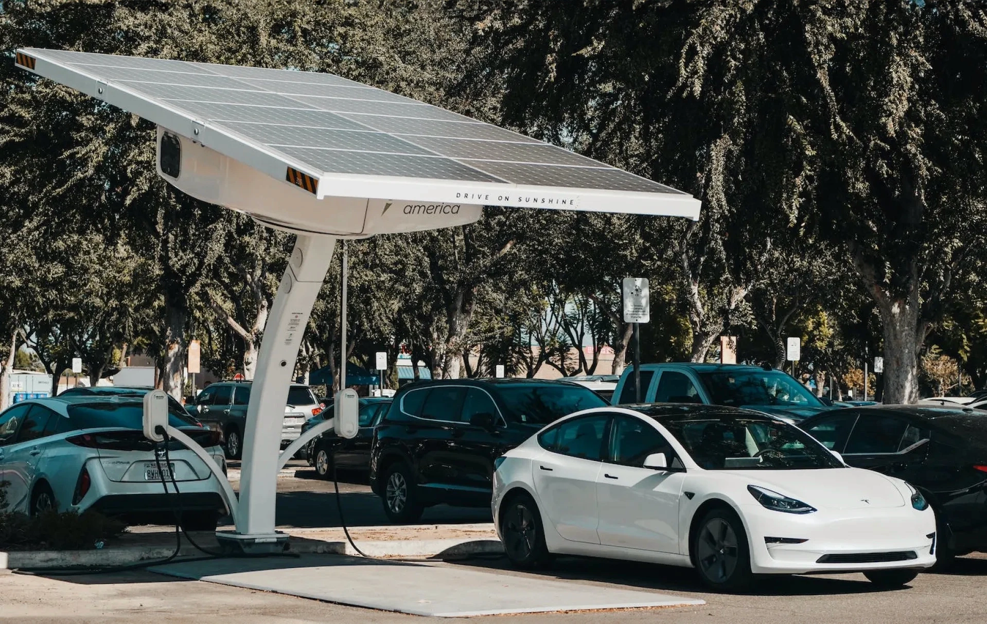 Electric car charging port