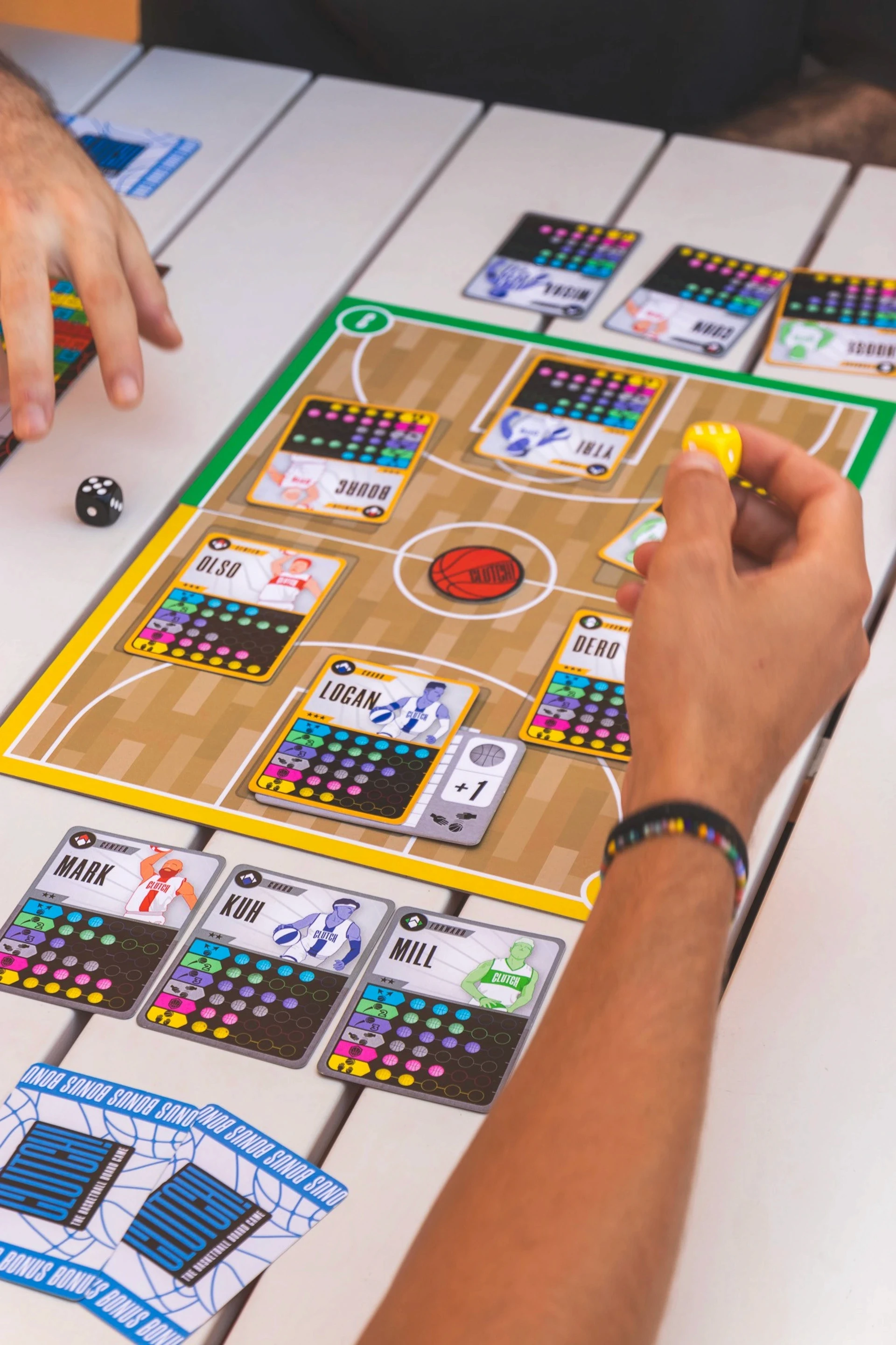 Basketball board game by freelance graphic designer Barcelona. Visual identity design!
