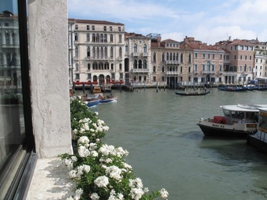 landscape photo of Venice river side
