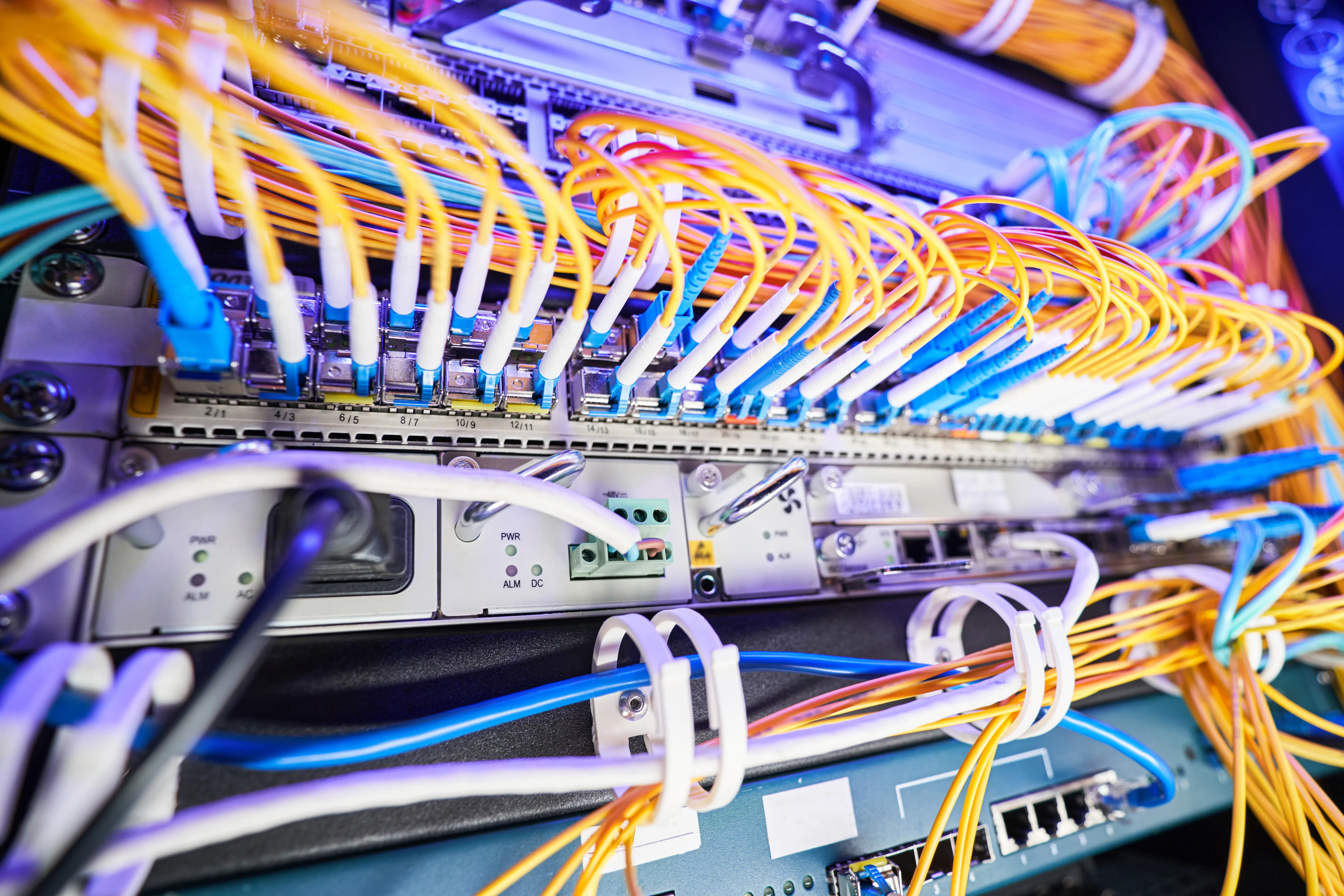 Gestionamos instalaciones tanto de cobre tradicional como instalaciones de fibra.