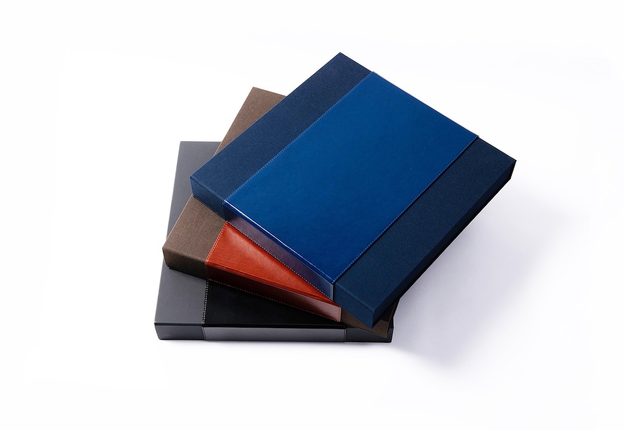 High-end branded executive gift set with custom accessories