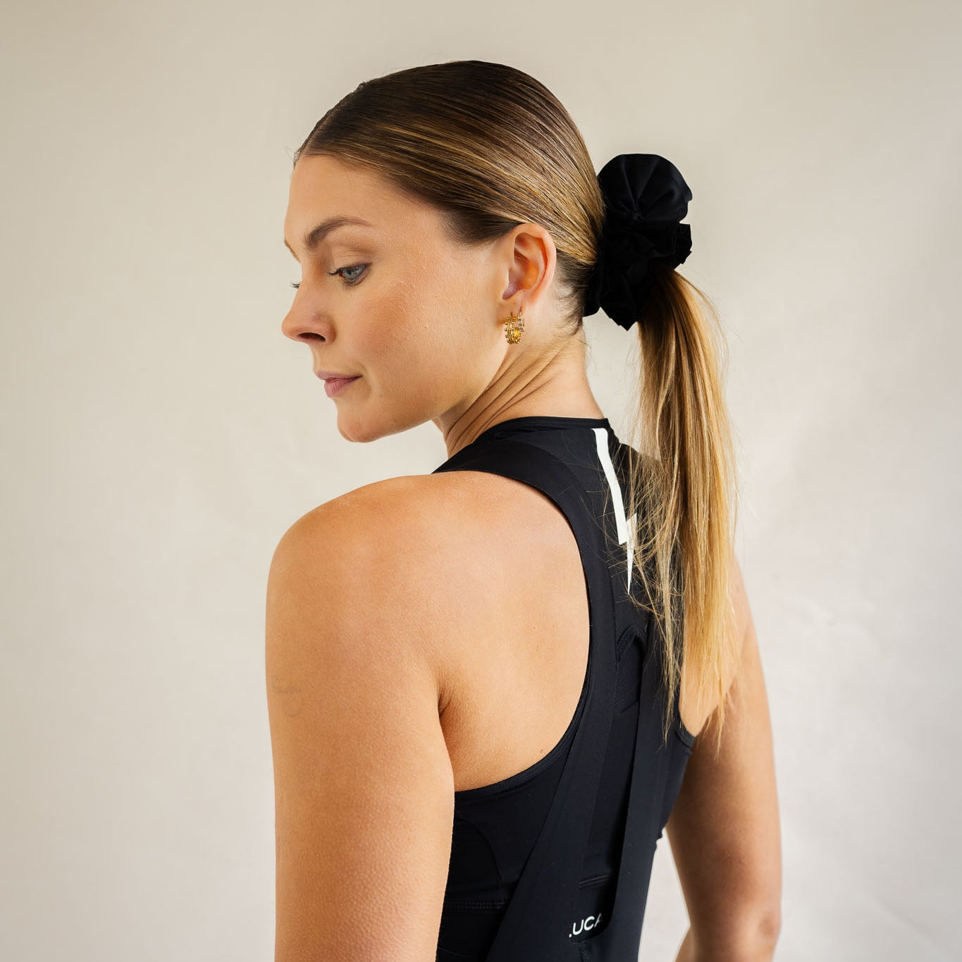 Uplift Scrunchie - Black - LUCA®