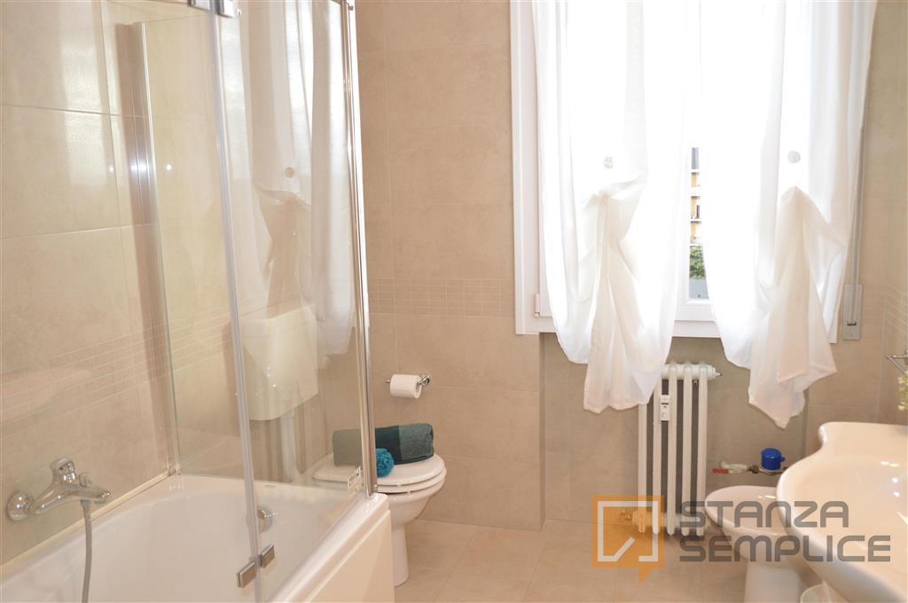 15 sqm room in Viale Muratori, Modena