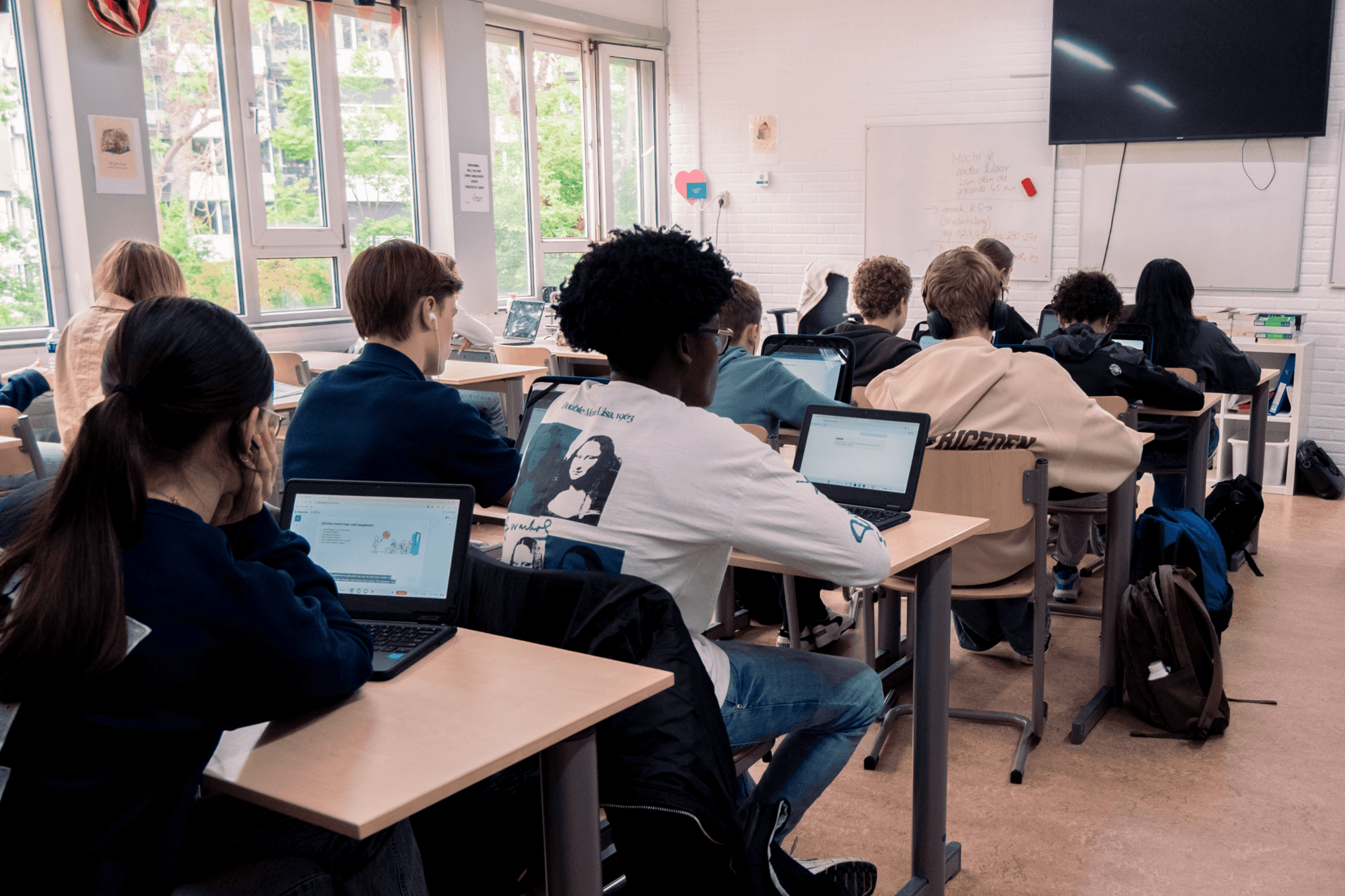 Leerlingen in de klas met Lesson.box