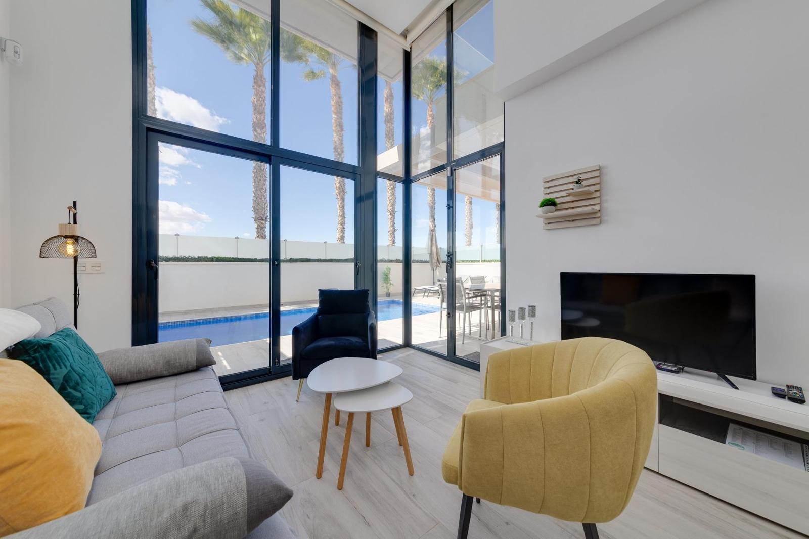 Commercial unit for sale in Lomas de Cabo Roig — 2