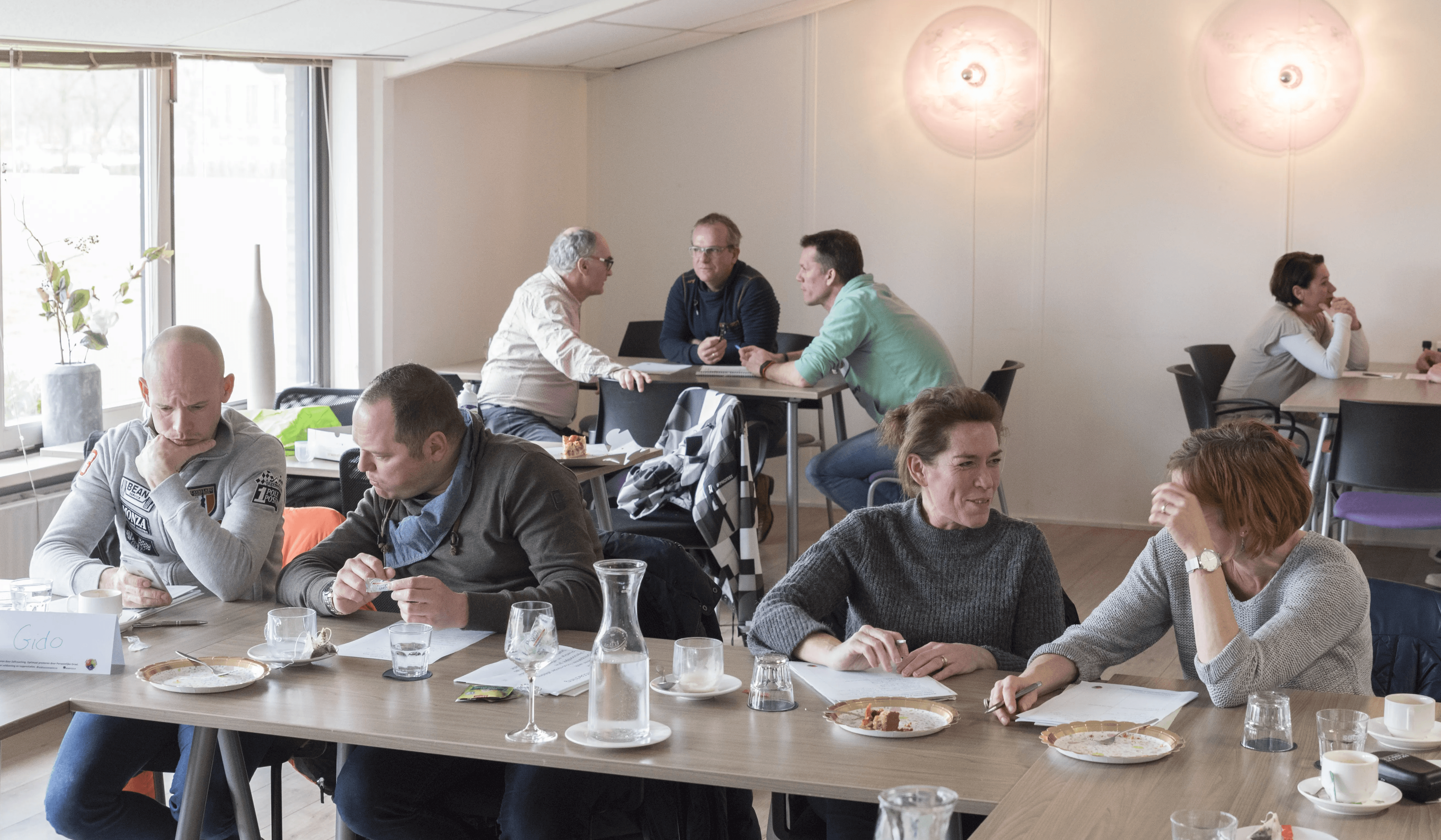 Foto van een groepstraining in leiderschap door Mark Theelen