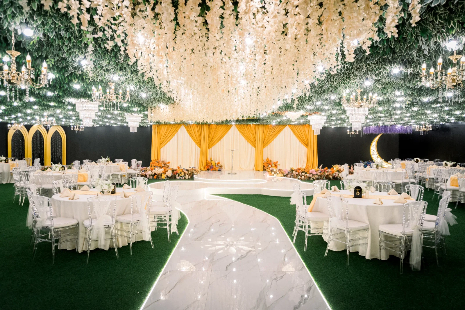 Ivory Grand — dekorasi Klasik & Megah di venue pernikahan Aruna Vana Events Jakarta Selatan