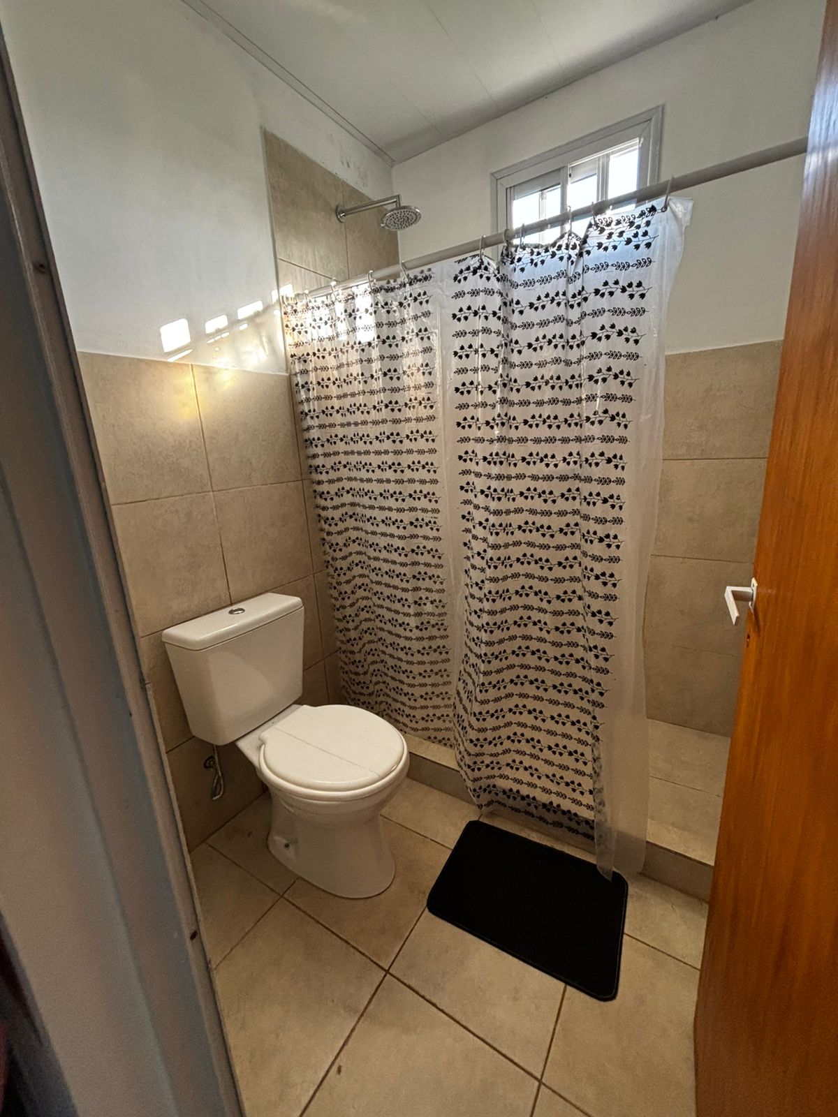 baño privado en hospedeja de fin de semana en saladillo para familia